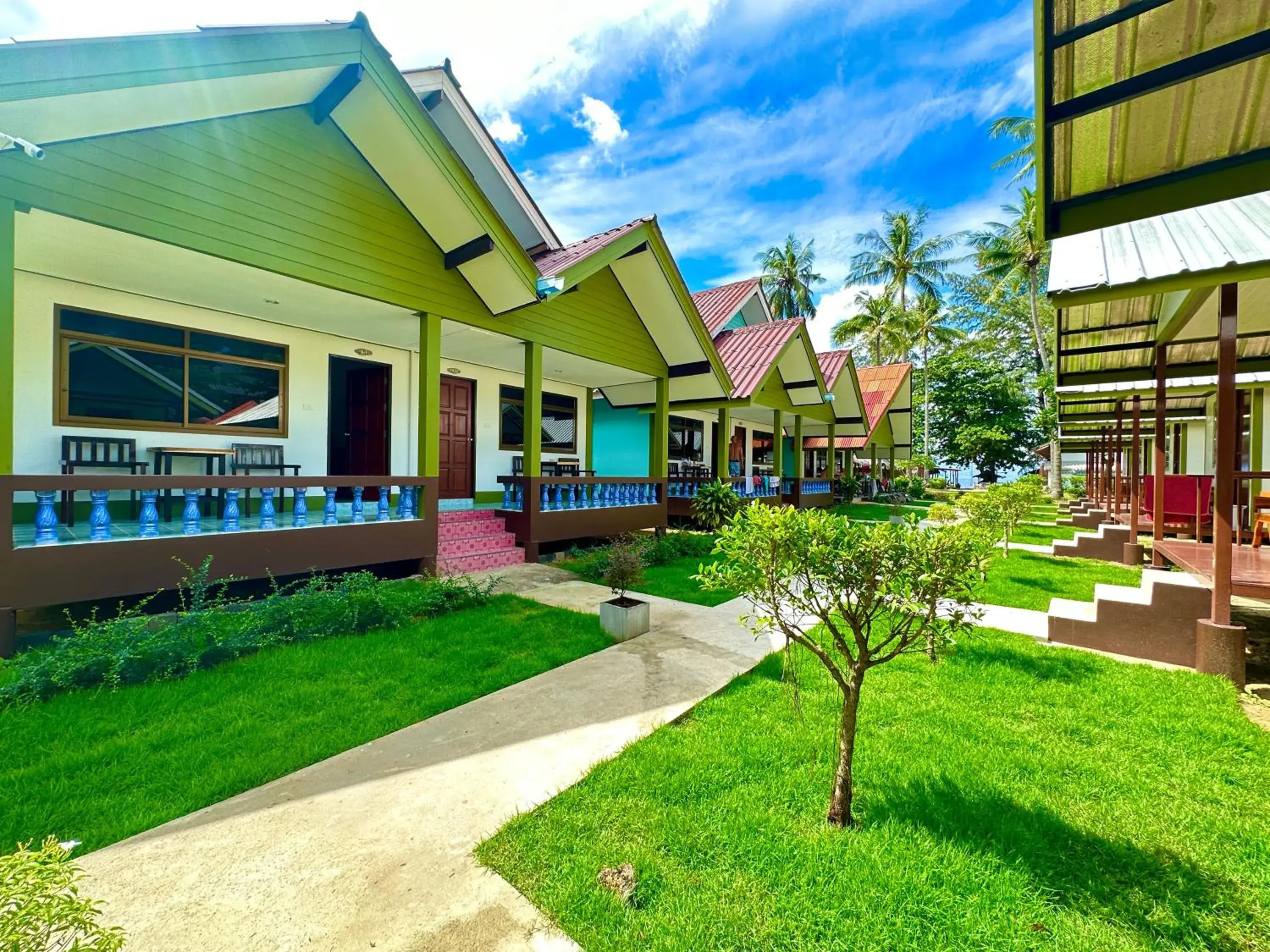 Neighbourhood, Property Building in Lanta L.D. Beach Bungalow