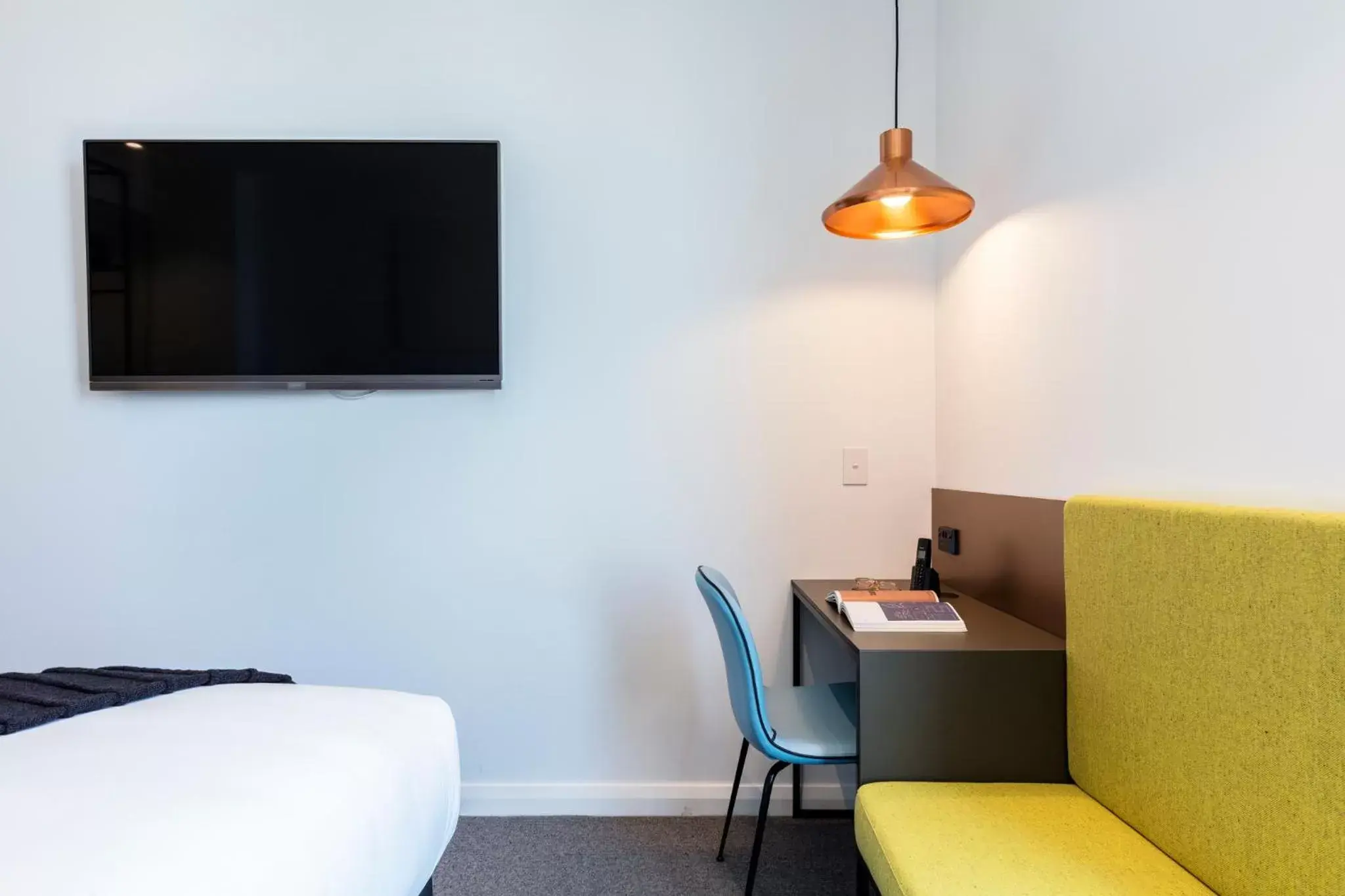 Bedroom, TV/Entertainment Center in Citadines Connect Sydney Airport
