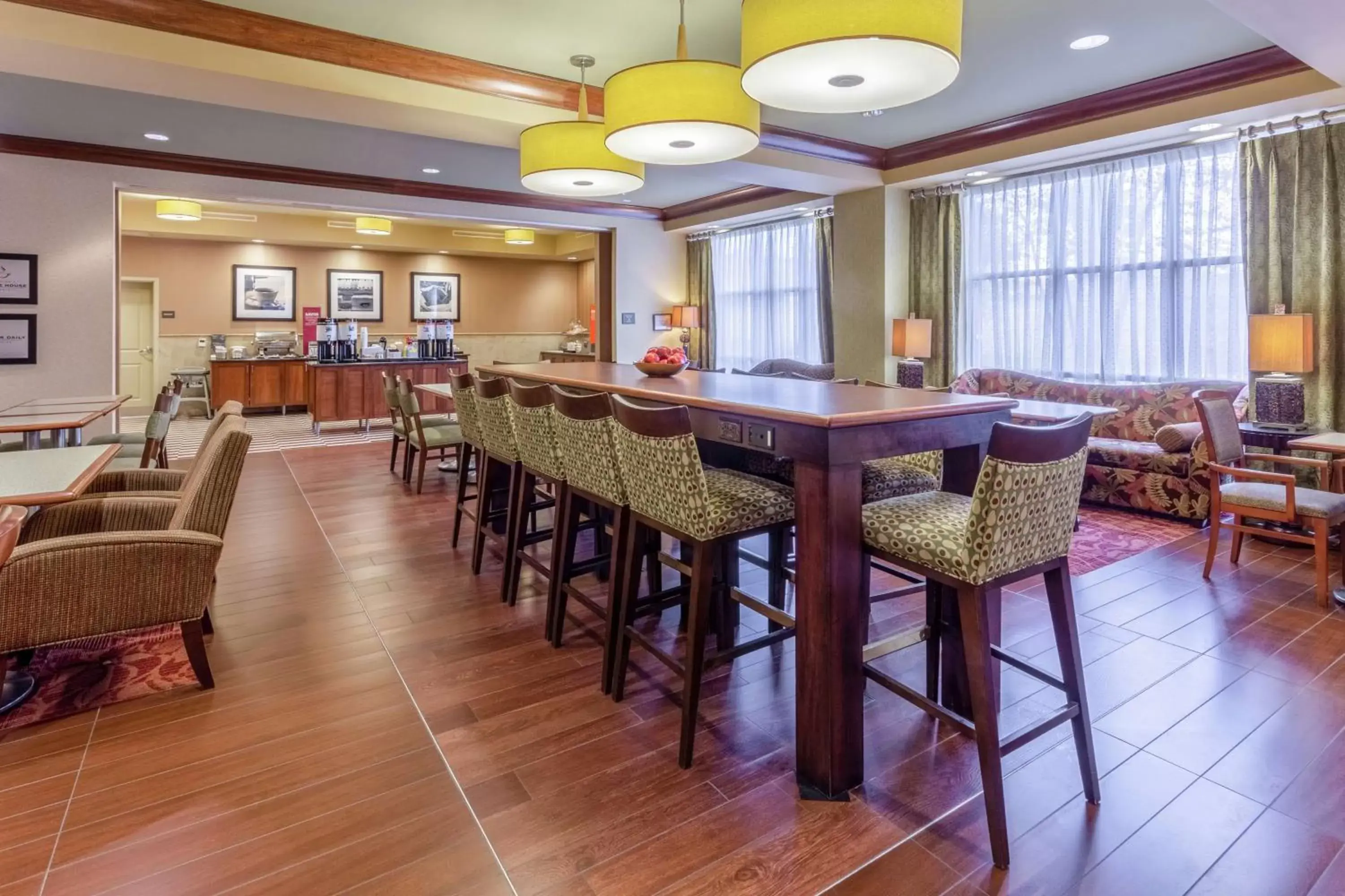 Dining area, Restaurant/Places to Eat in Hampton Inn Owings Mills