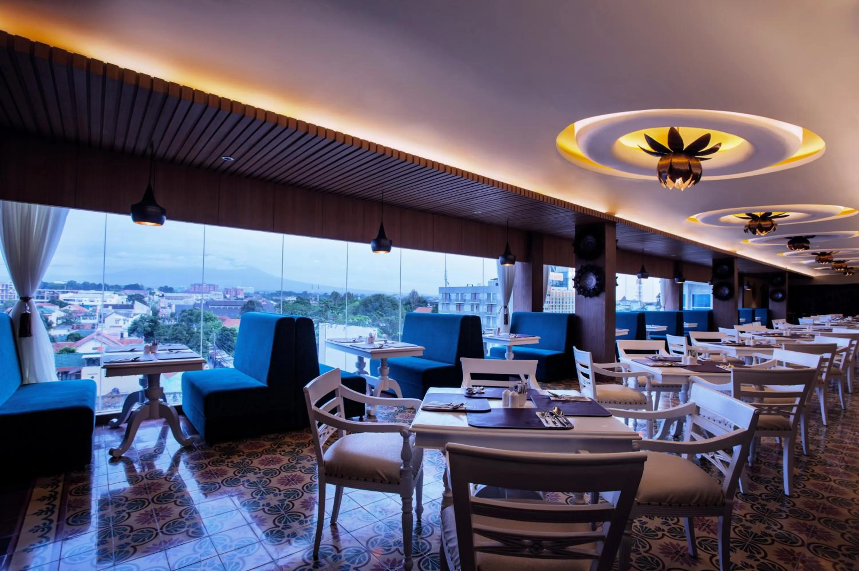 Restaurant/places to eat in Grand Mercure Yogyakarta Adi Sucipto