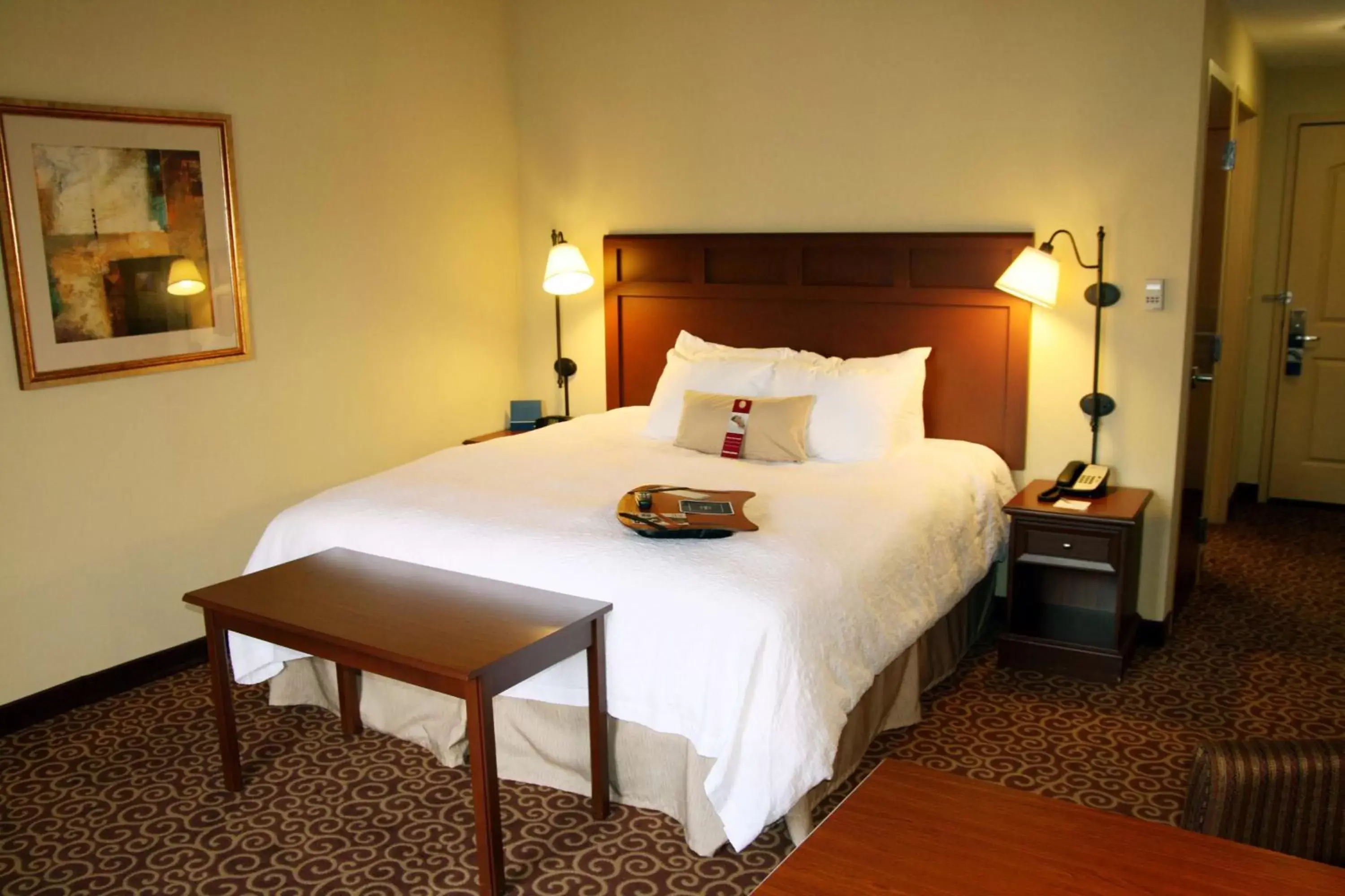 Bed in Hampton Inn & Suites Murray