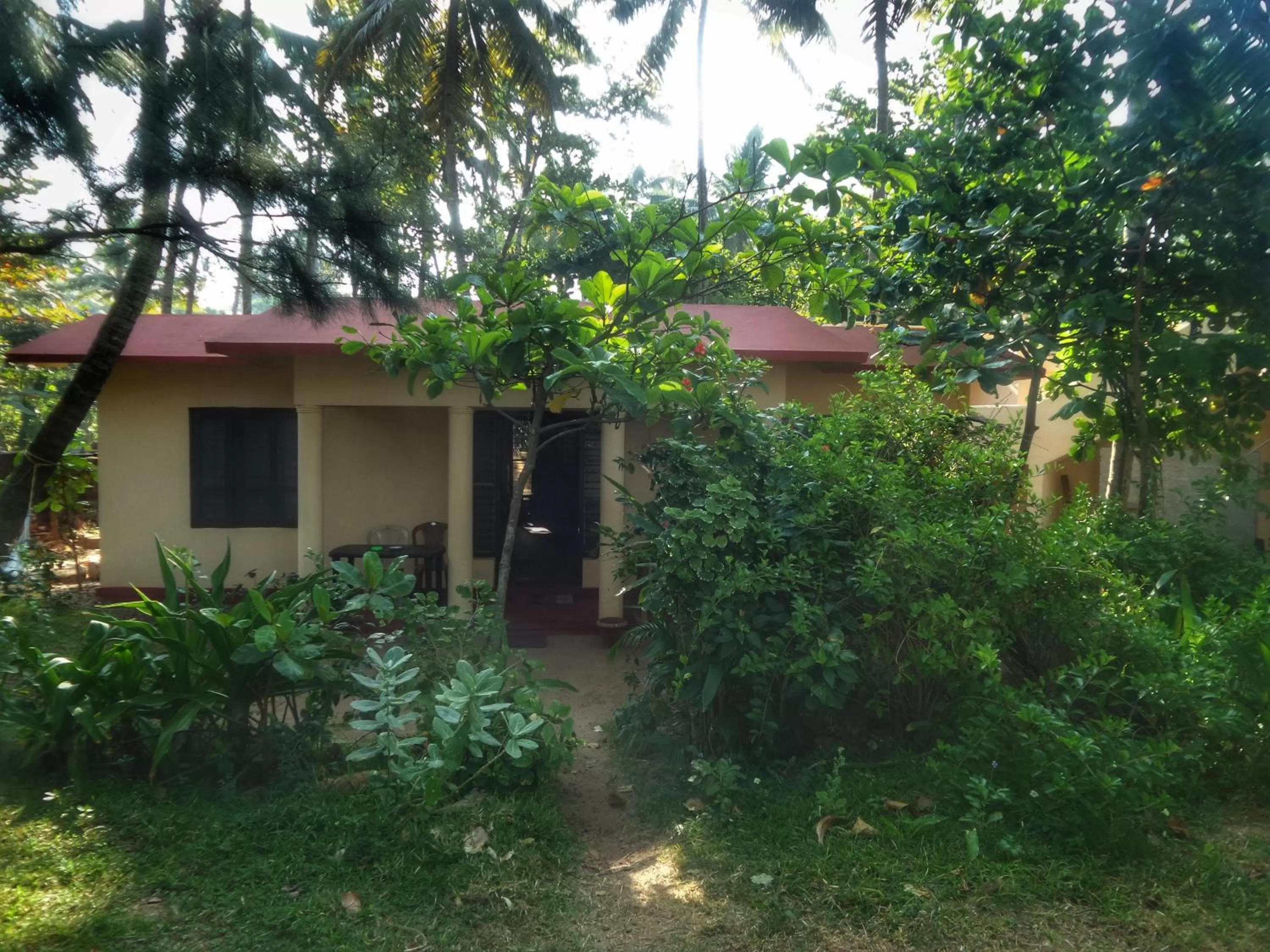 Property building in Sukriti beach Resort