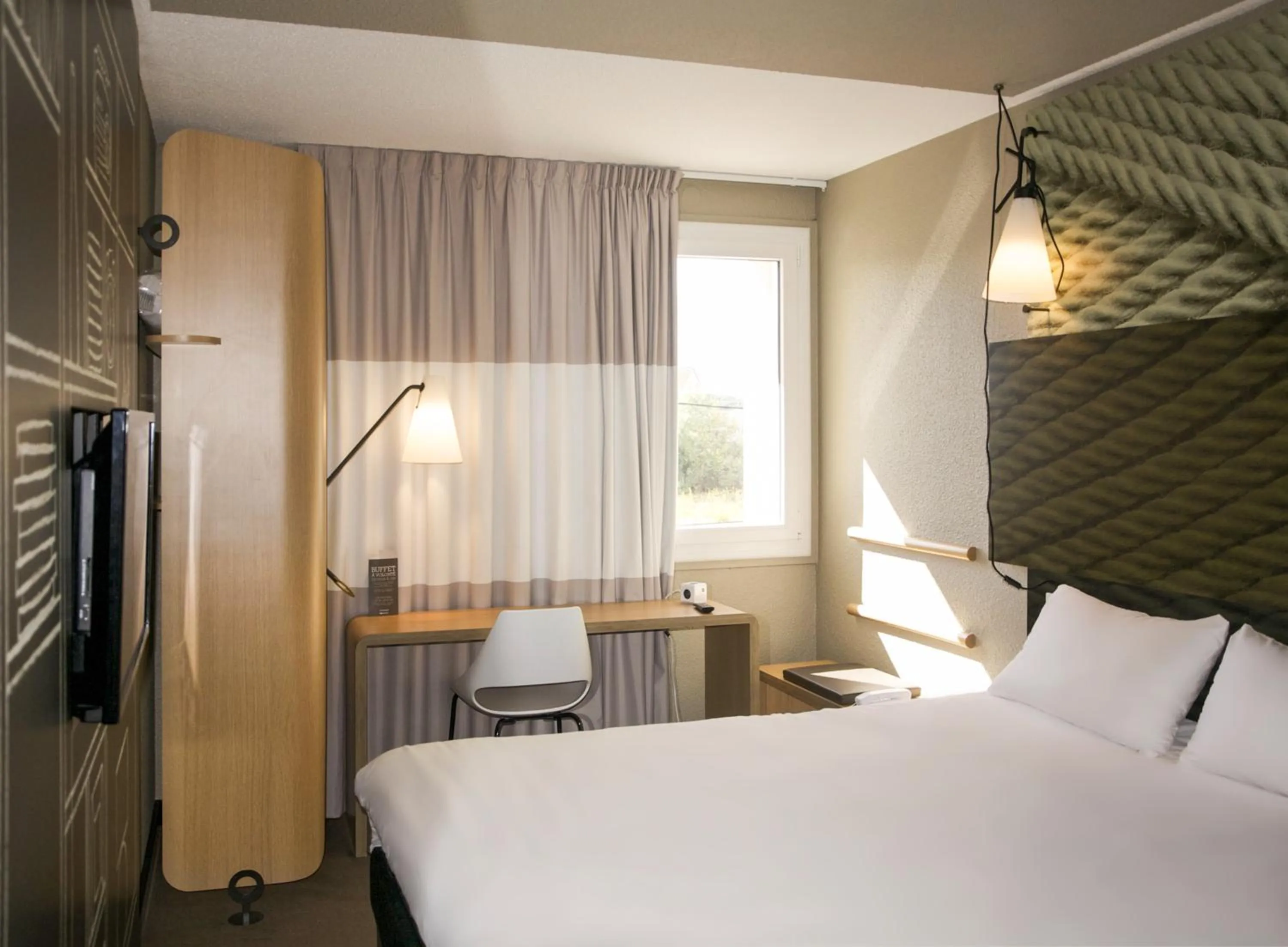 Day, Bed in ibis Paris Place d’Italie 13ème