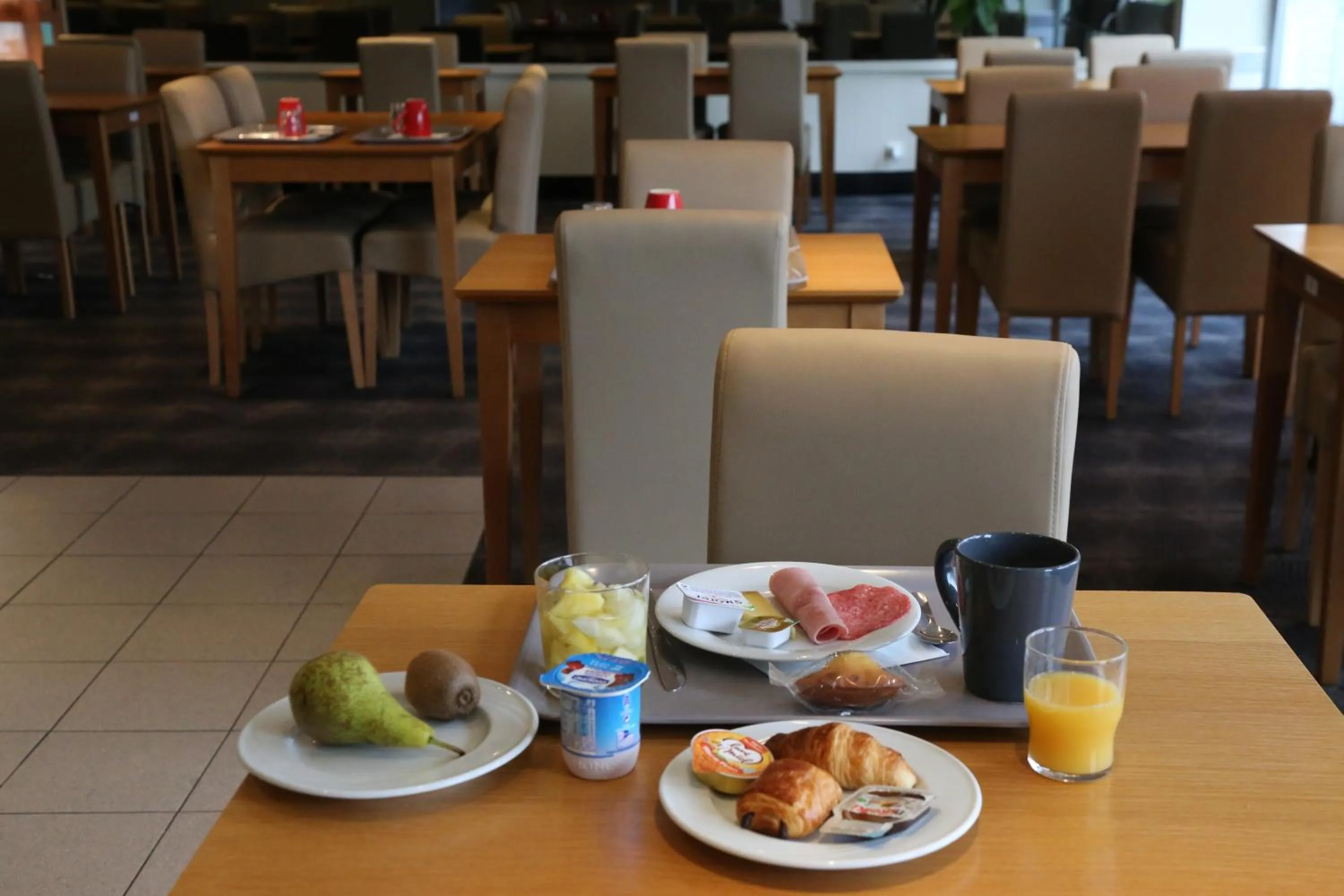 Buffet breakfast in ibis Styles Orléans