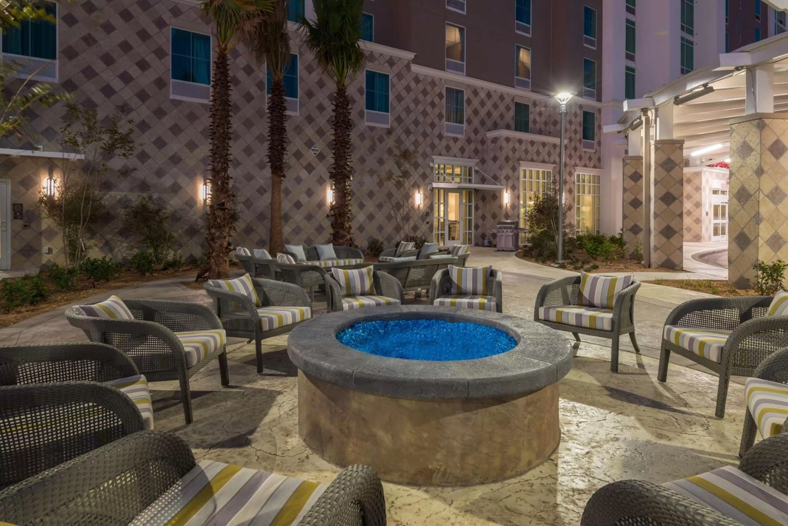Property building in Hampton Inn & Suites Tampa Airport Avion Park Westshore