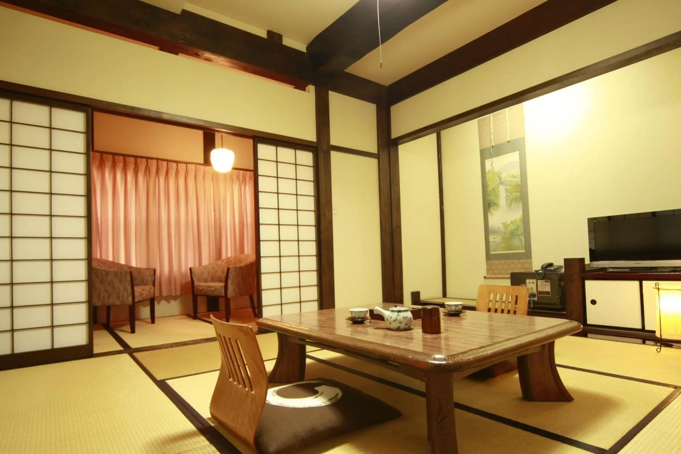 Photo of the whole room in Ryokan Murayama
