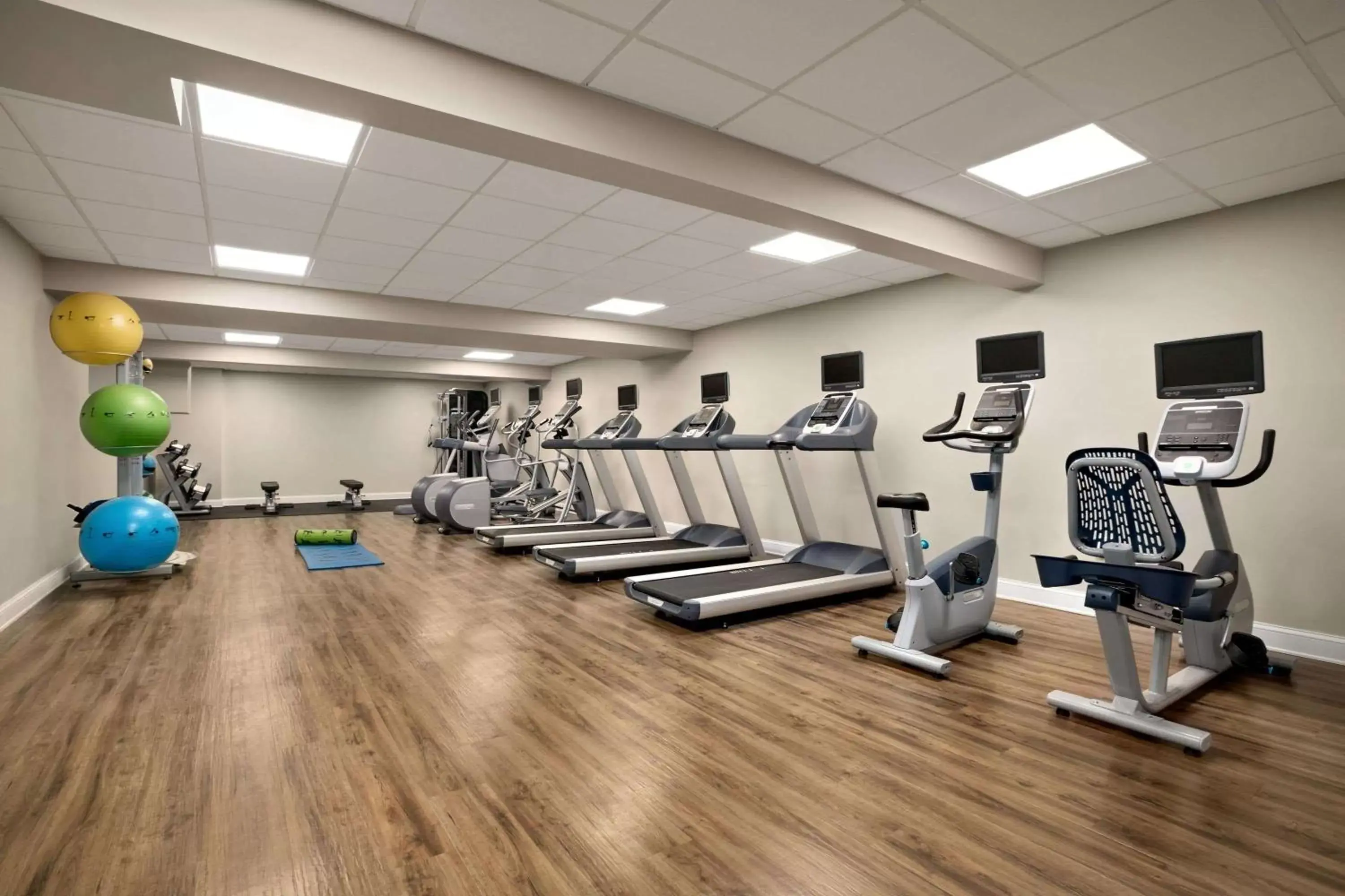Fitness centre/facilities, Fitness Center/Facilities in Wyndham Newport Hotel