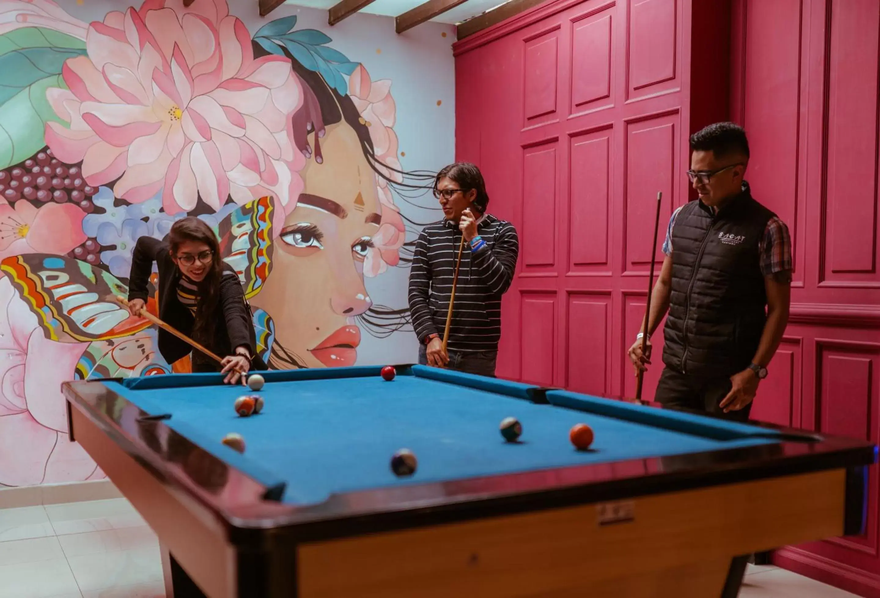 People, Billiards in Selina Quito