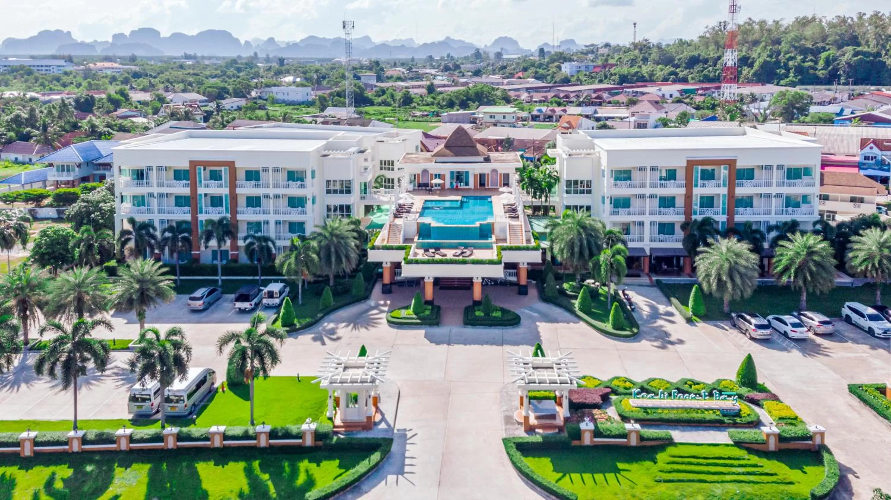 Swimming pool in Krabi Front Bay Resort