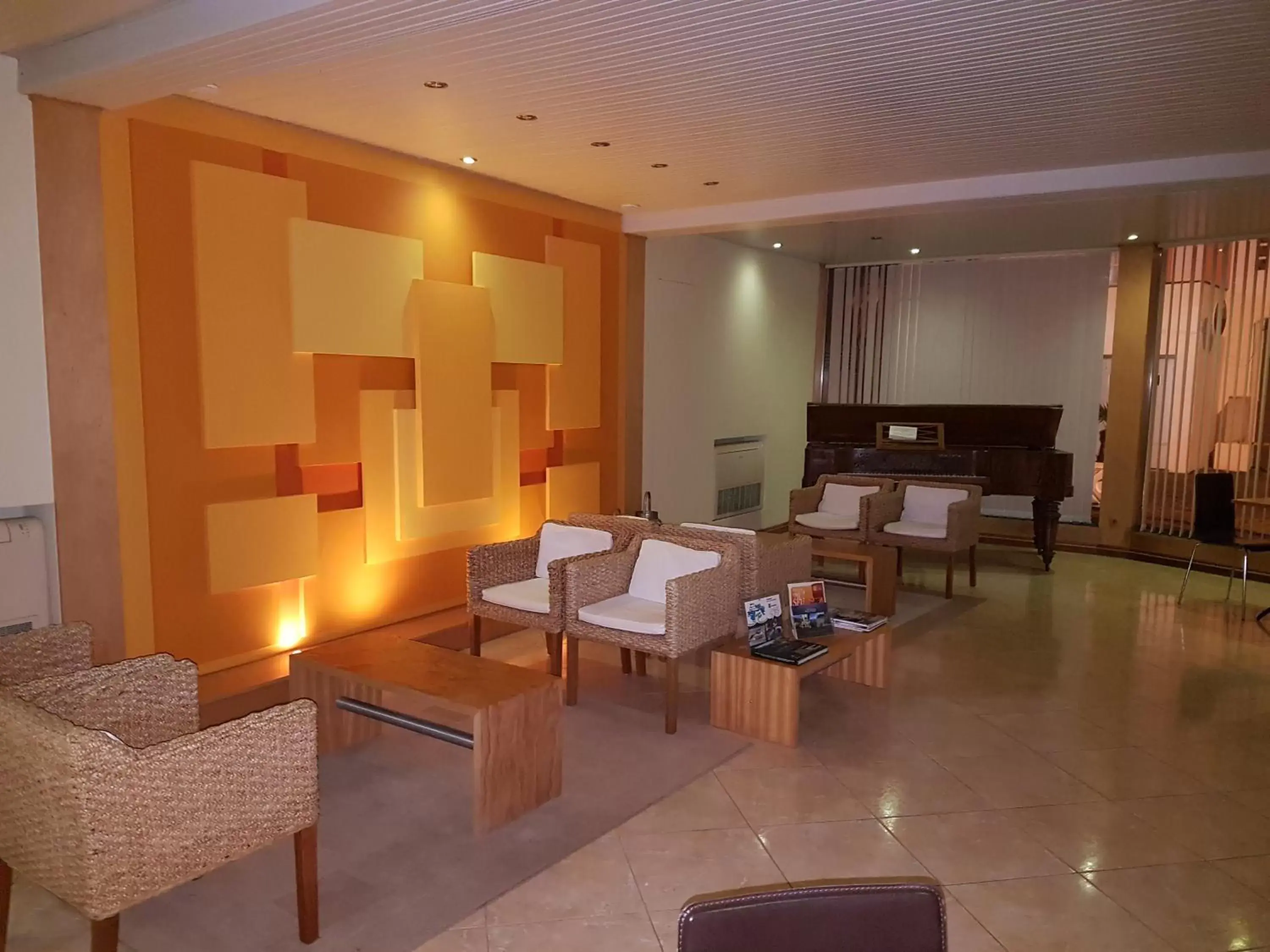 Communal lounge/ TV room in Hotel Beira Mar