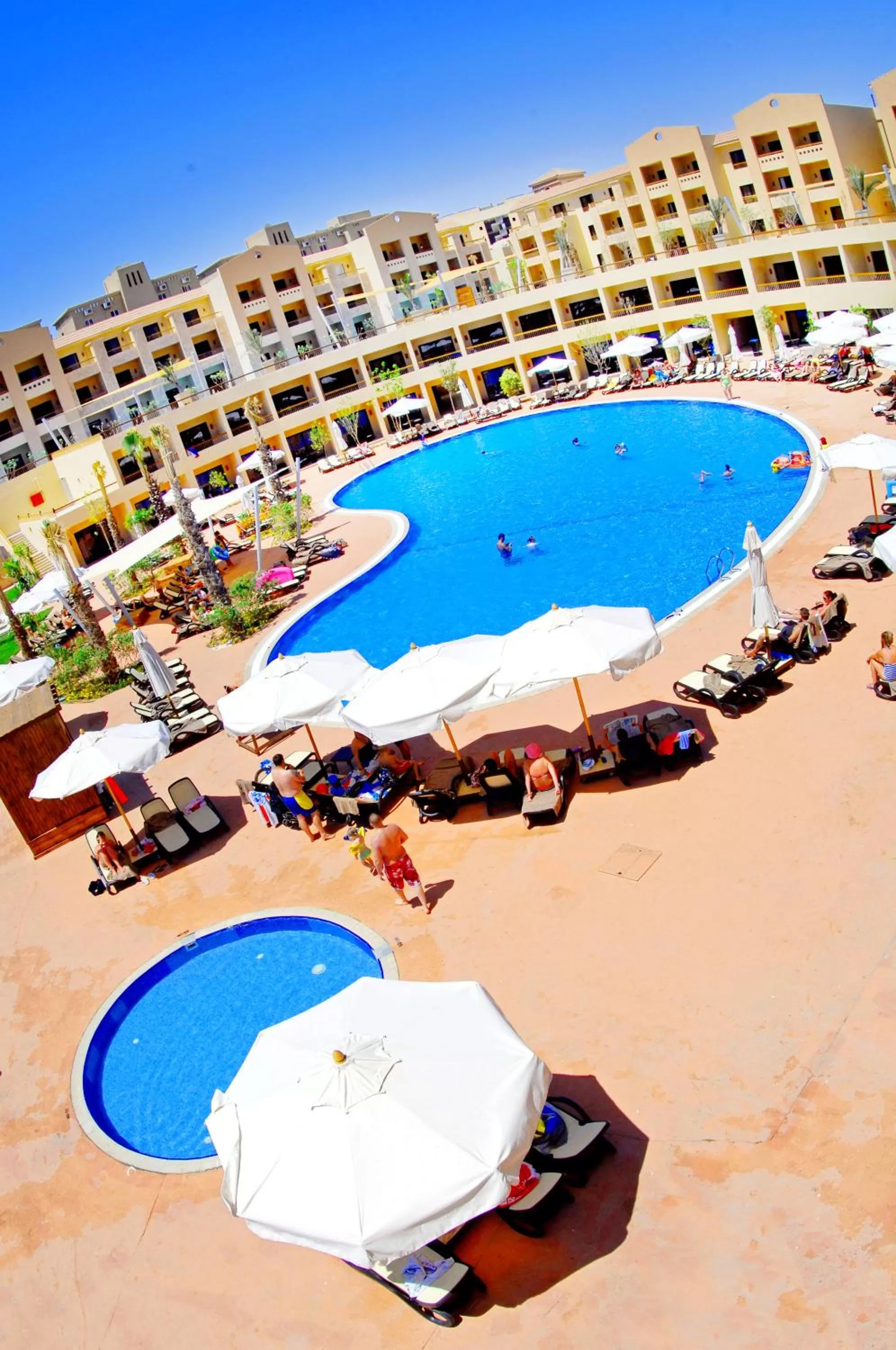 Swimming pool in Coral Sea Aqua Club Resort