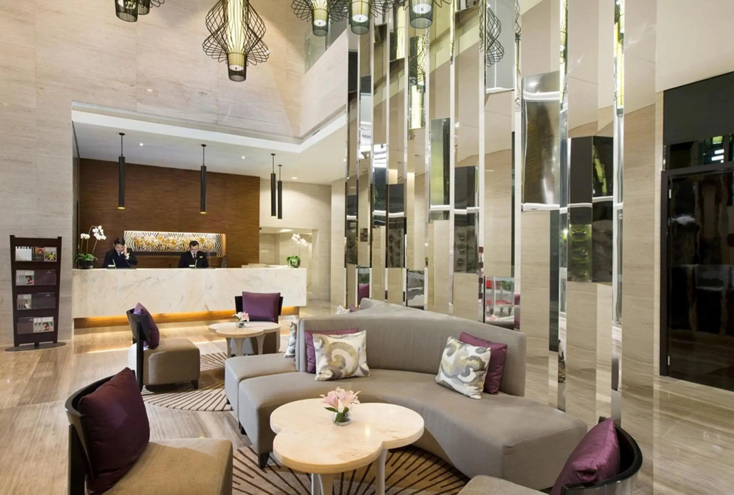 Lobby or reception, Restaurant/Places to Eat in Hotel Santika Premiere Hayam Wuruk Jakarta