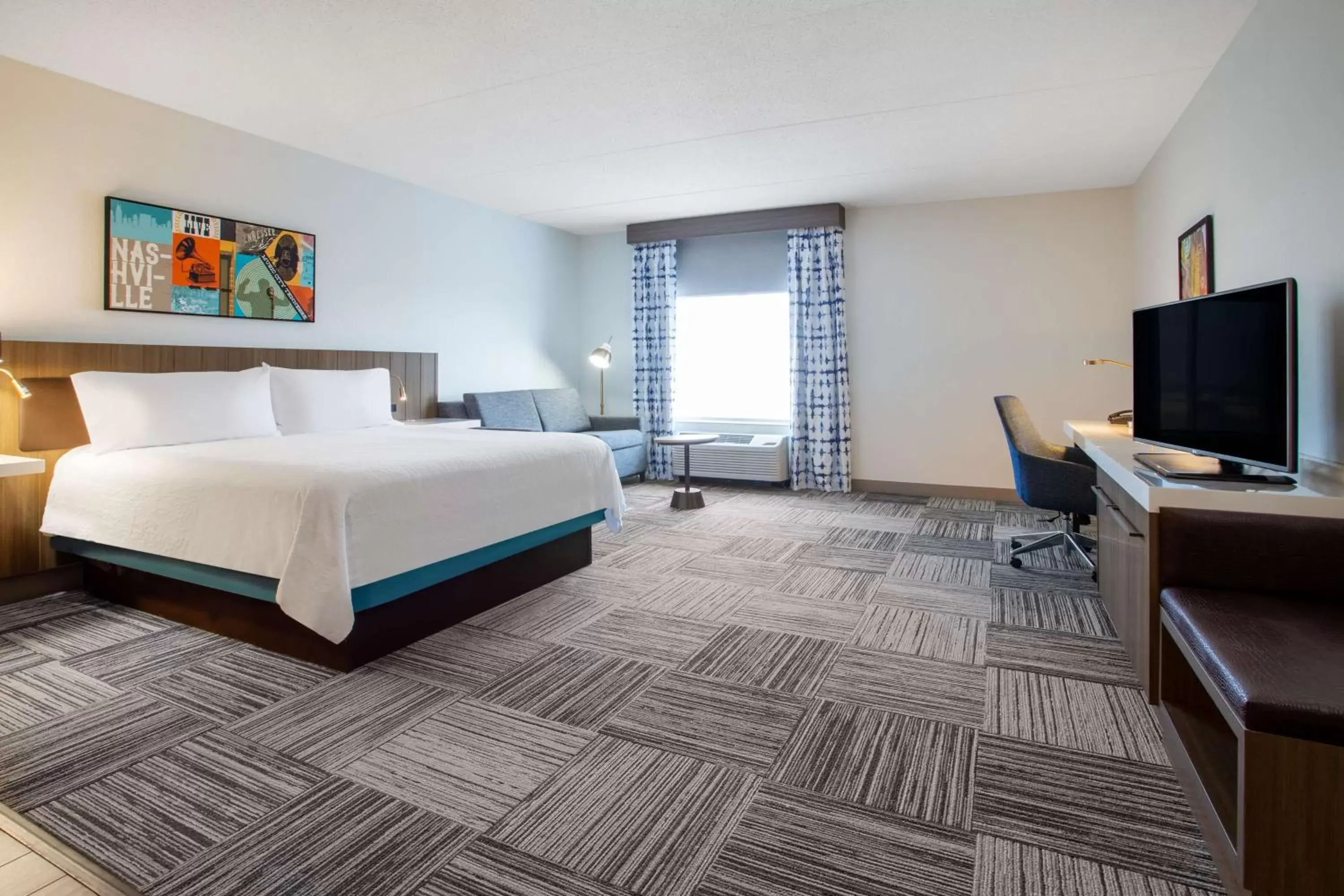 Bed, TV/Entertainment Center in Hilton Garden Inn Nashville Smyrna