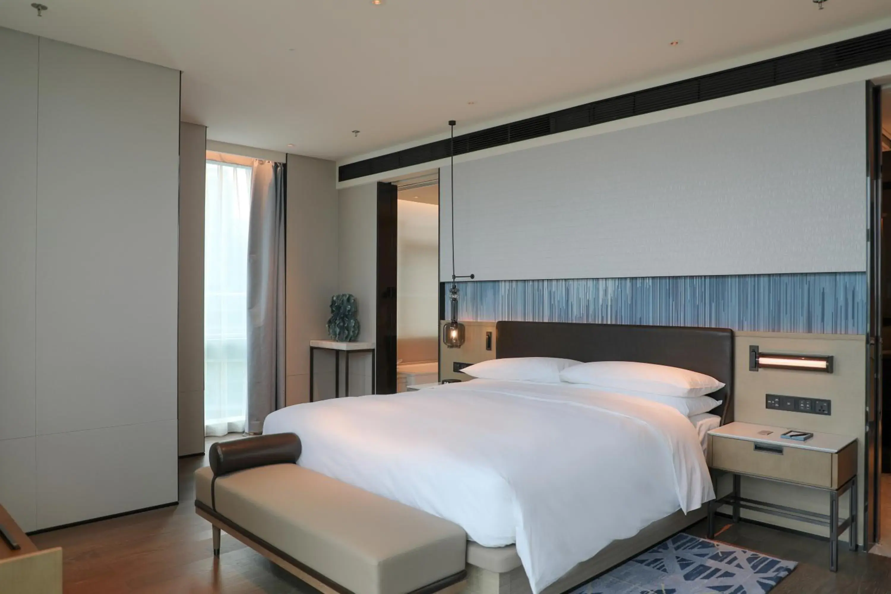 Bed in Guangzhou Marriott Hotel Nansha