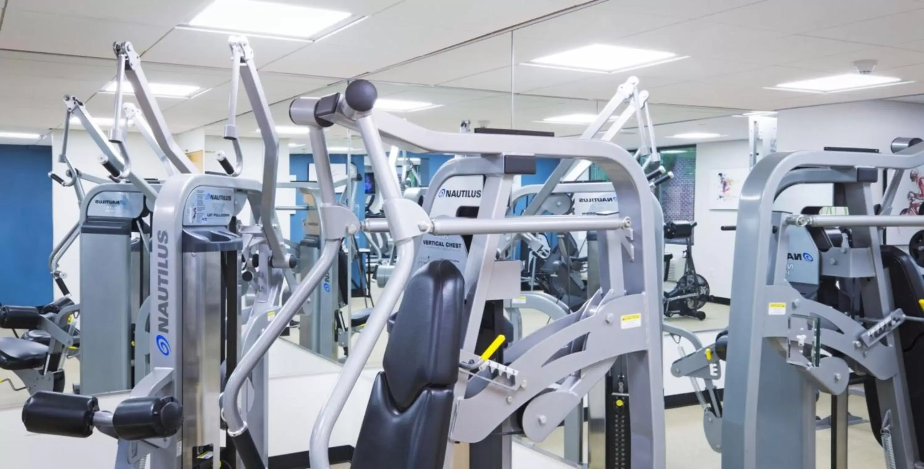 Fitness centre/facilities, Fitness Center/Facilities in Williamsburg Woodlands Hotel & Suites