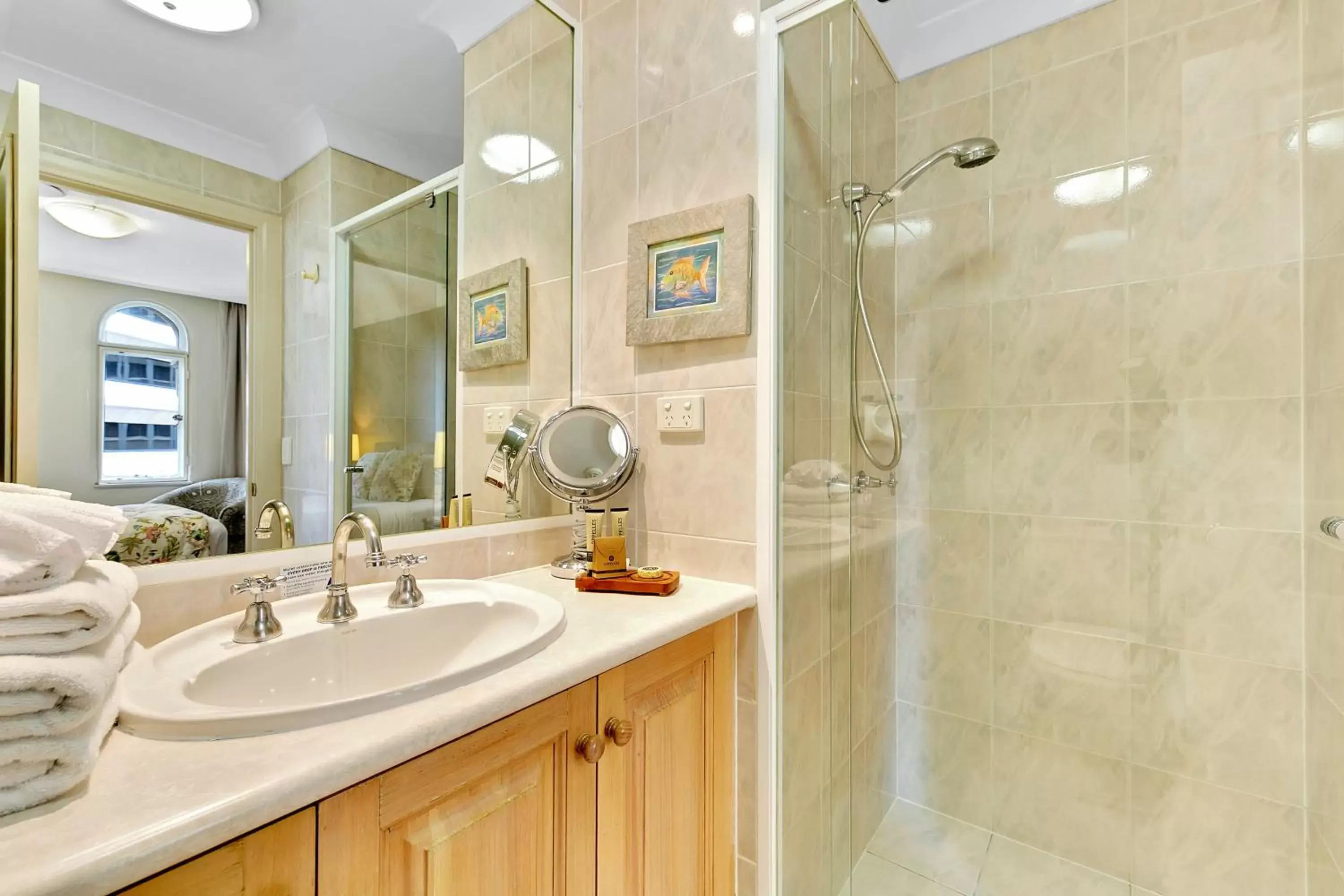 Shower, Bathroom in Manor Apartment Hotel