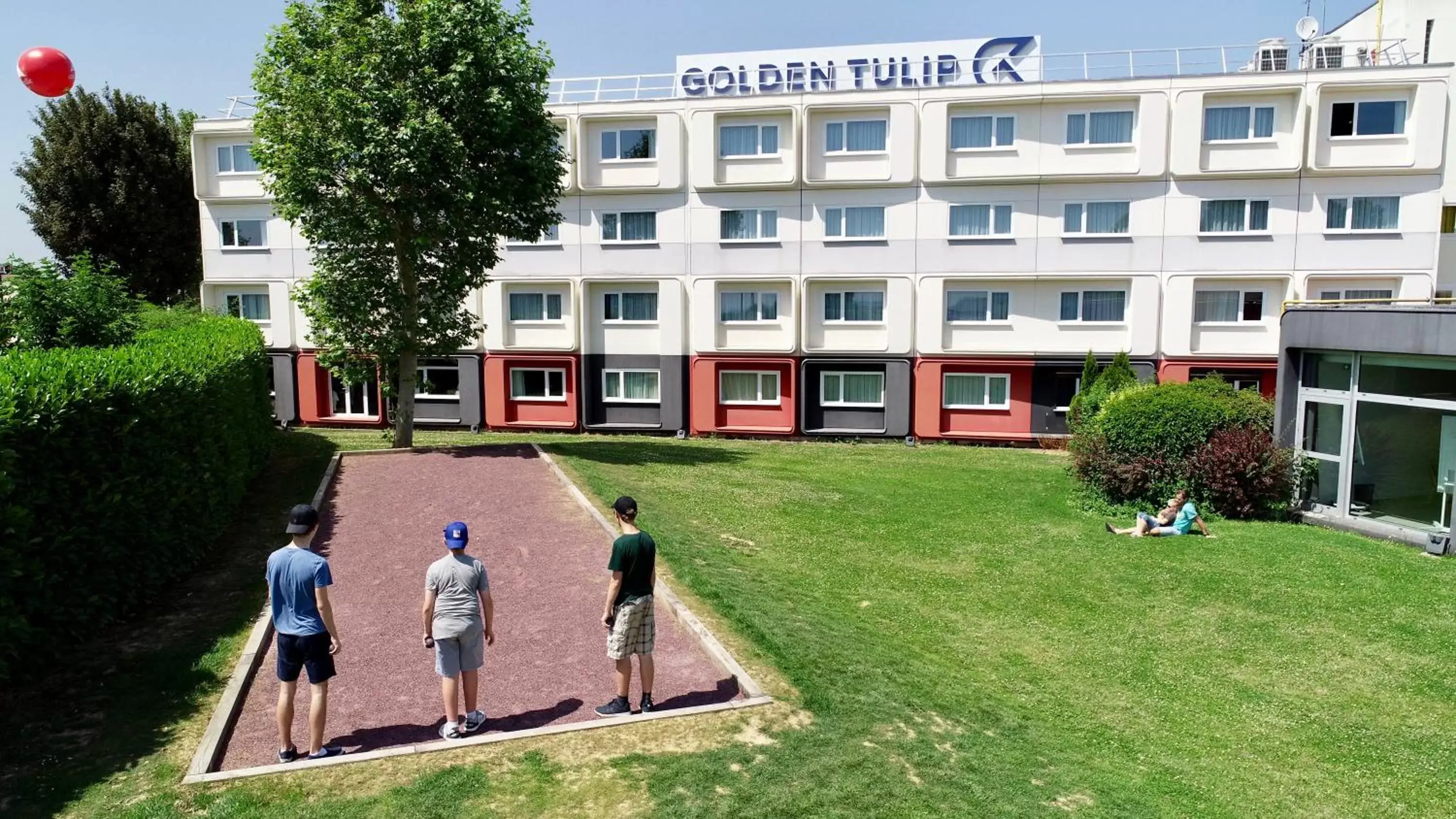 Property Building in Golden Tulip Roissy Saint Witz