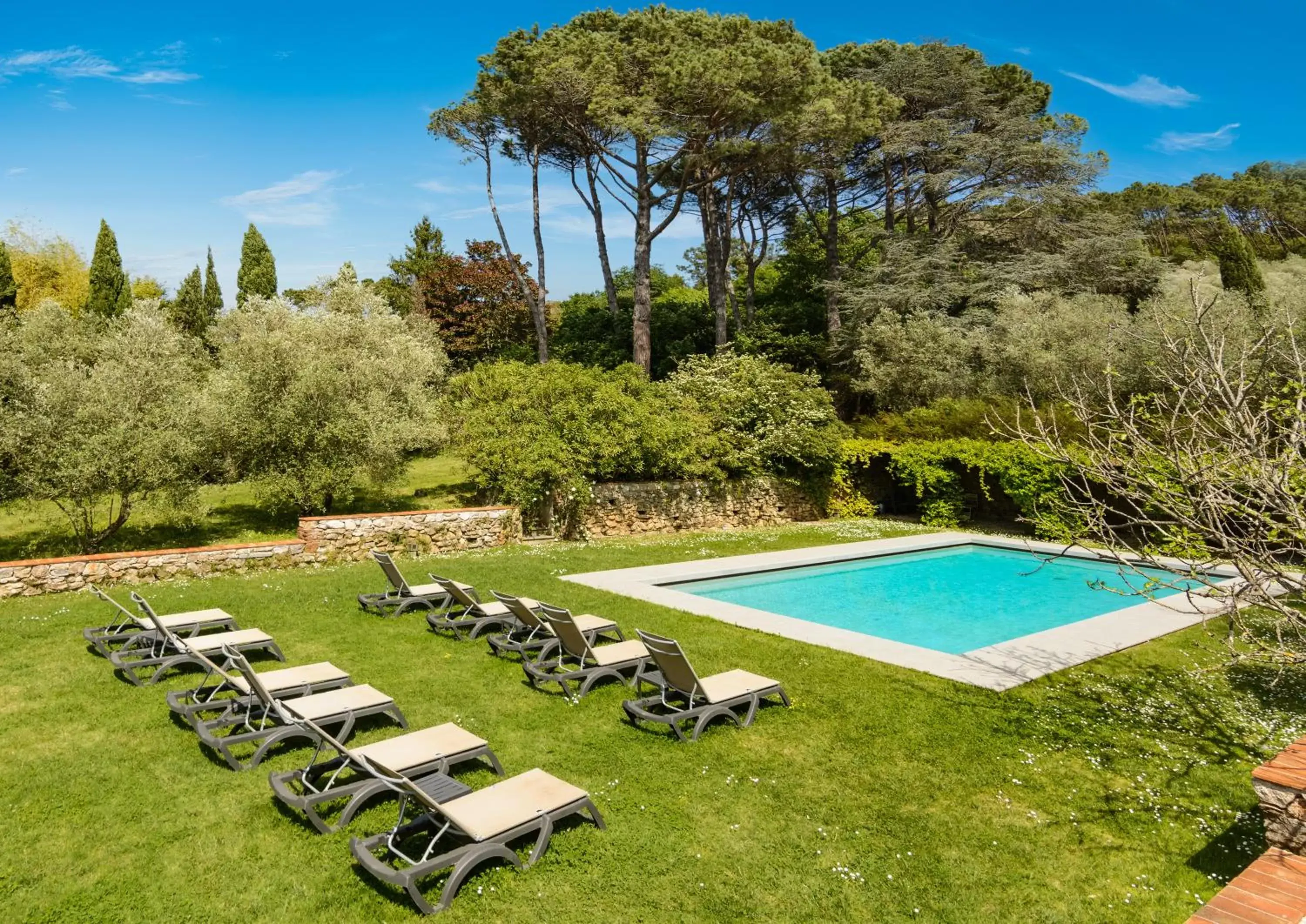 Swimming Pool in Hotel Albergo Villa Marta