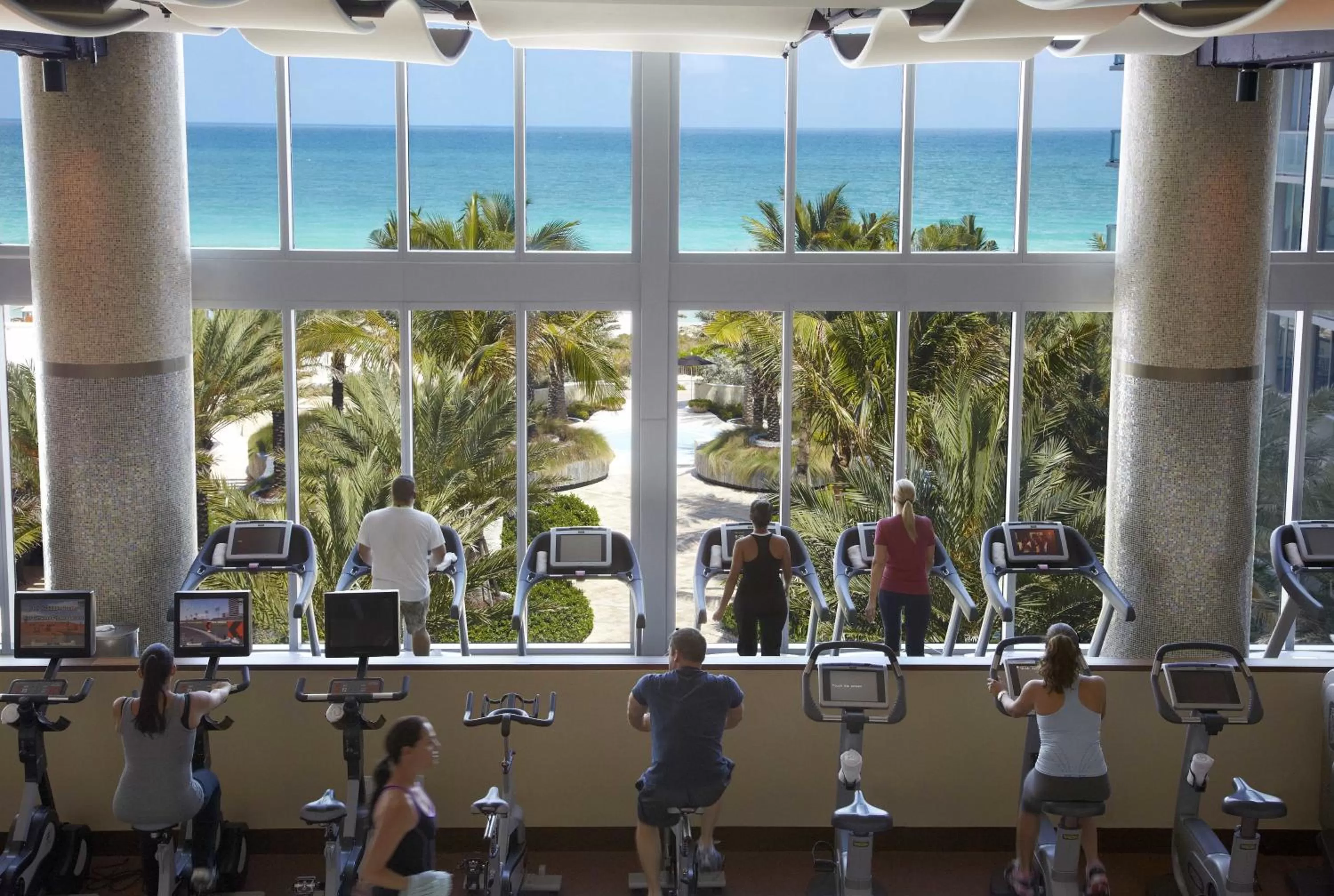 Fitness centre/facilities in Carillon Miami Wellness Resort