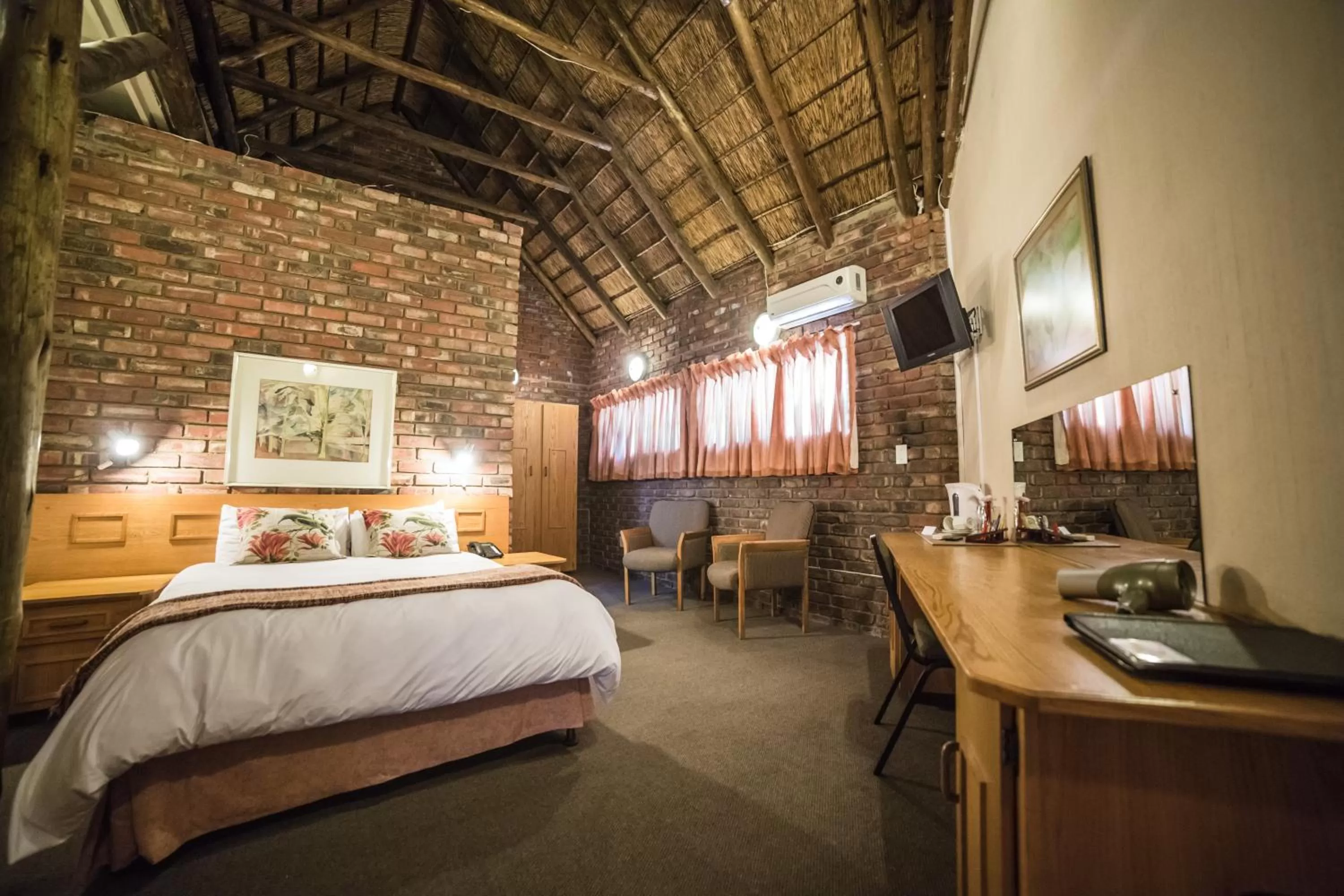 Photo of the whole room, Bed in Acacia Guesthouse Klerksdorp