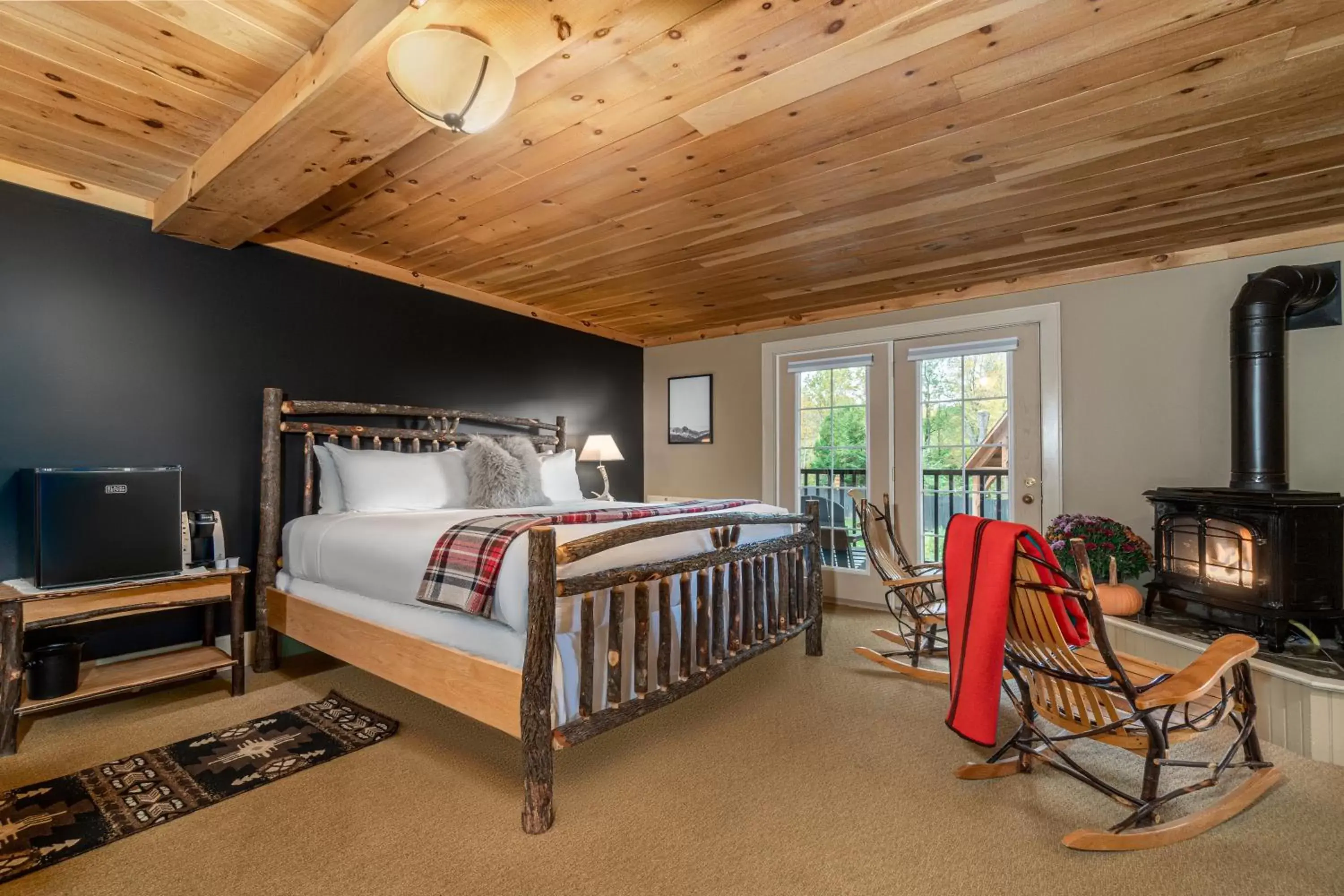 Deluxe King Room in The Alpine Lodge Deluxe King Room in The Alpine Lodge