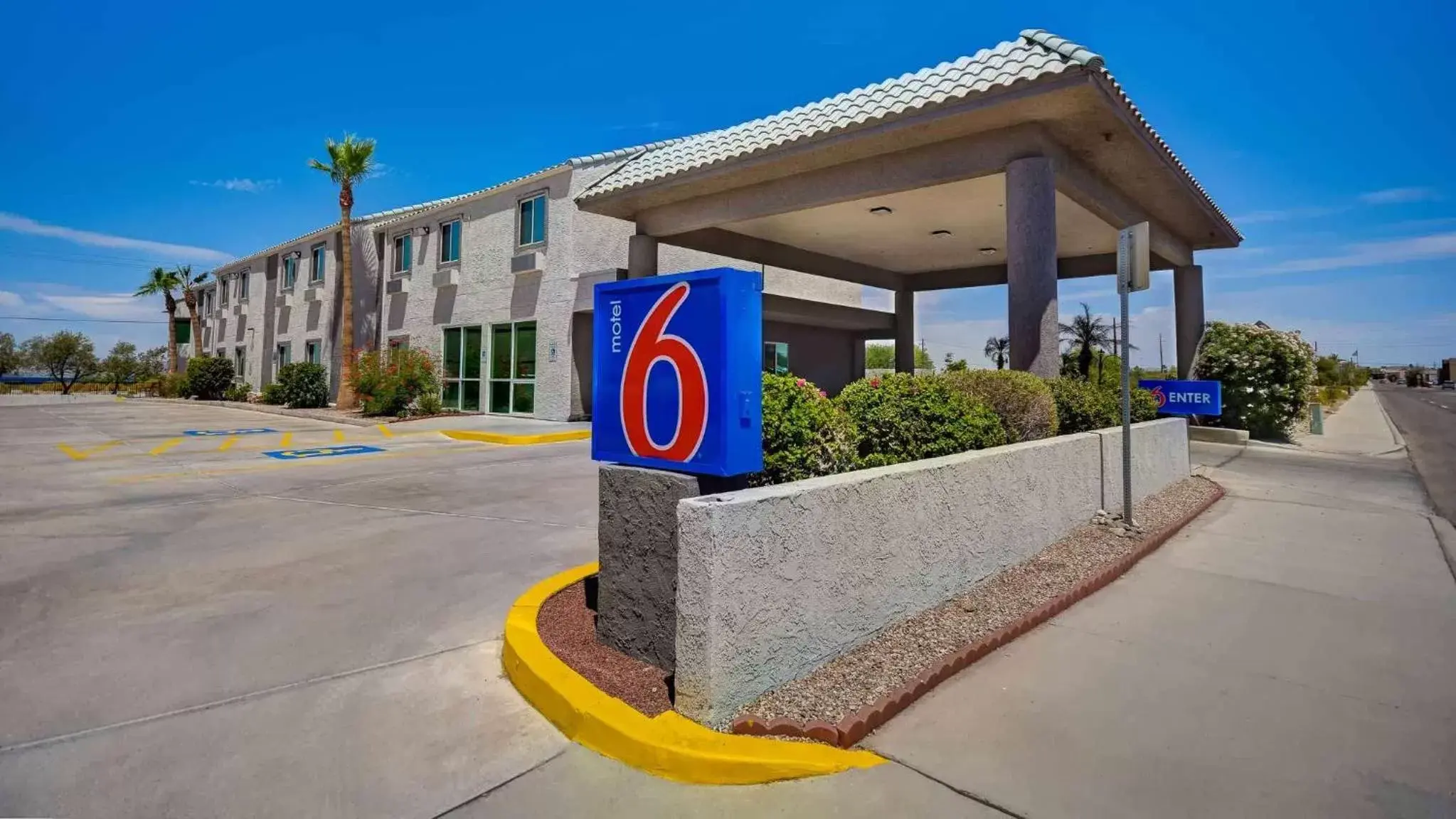 Property Building in Motel 6-Lake Havasu, AZ - Lakeside