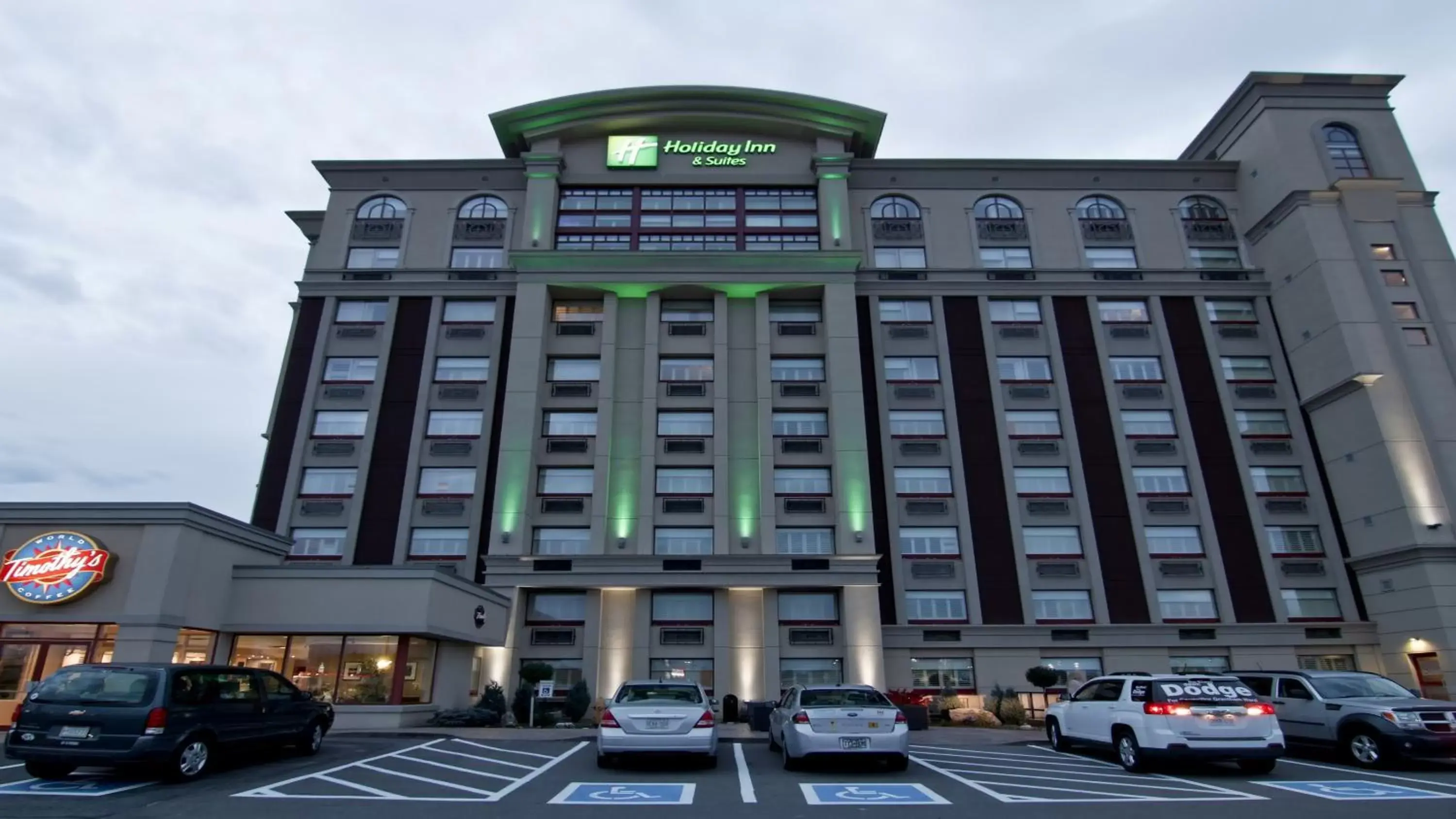 Property Building in Holiday Inn Hotel & Suites St.Catharines-Niagara, an IHG Hotel