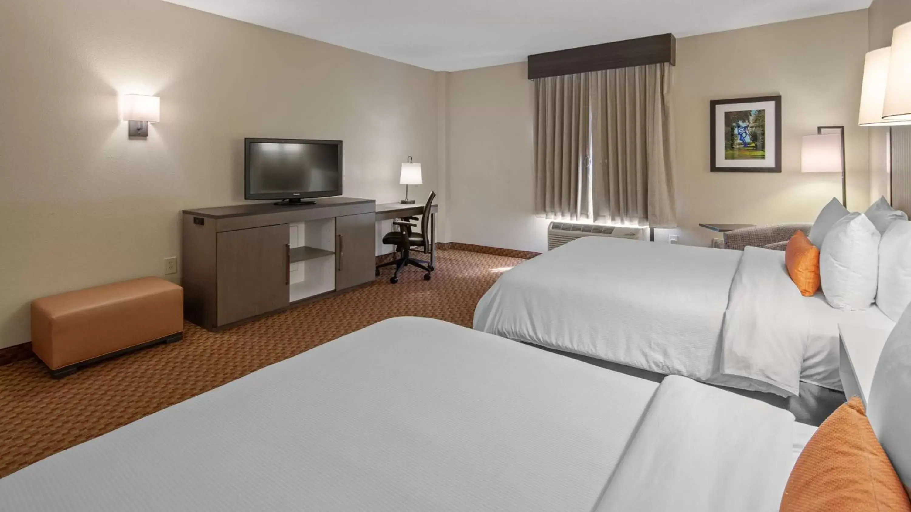 Photo of the whole room, Bed in Best Western Plus Kendall Hotel & Suites