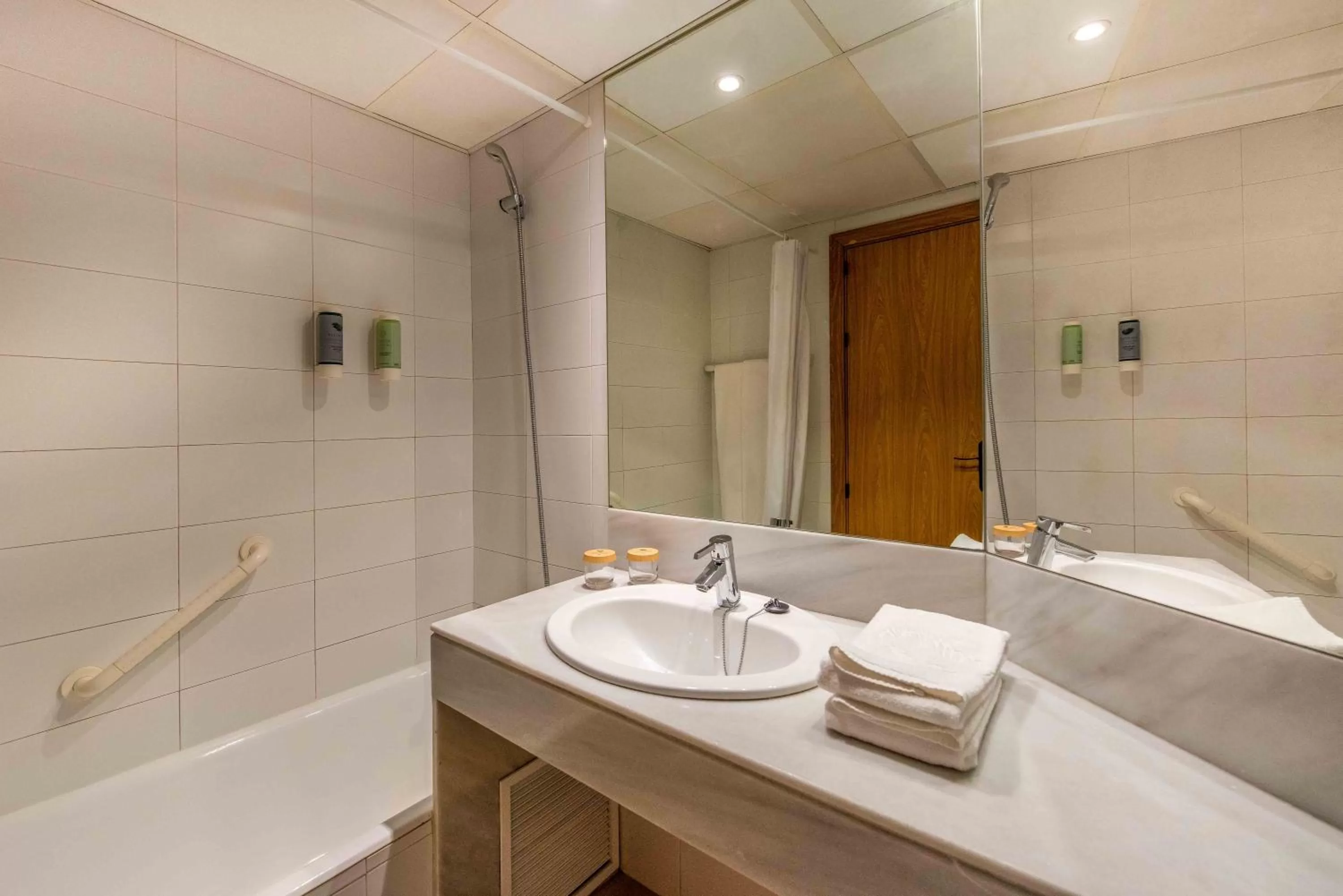 Bathroom in Valentin Grand Park Suite Hotel