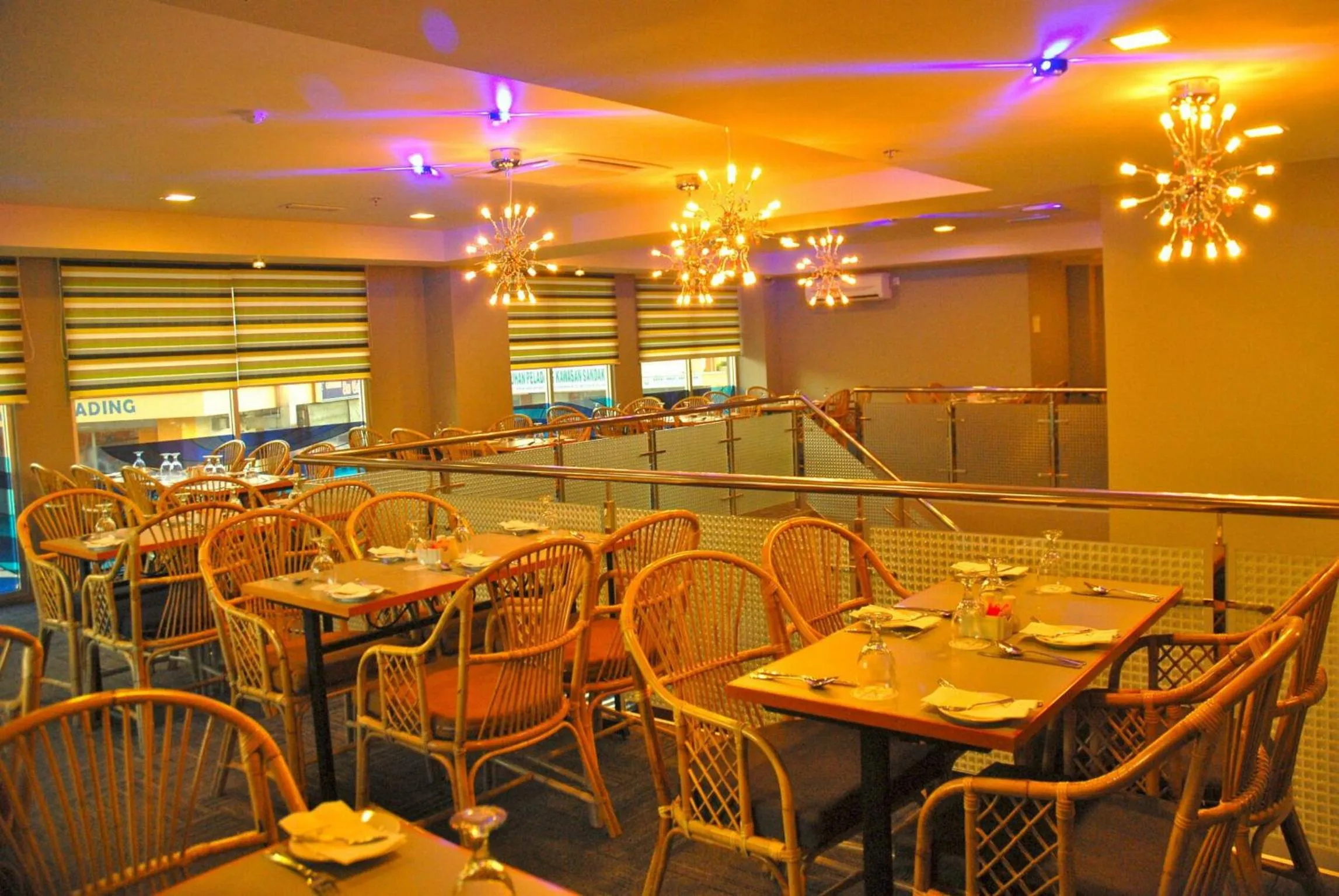 Restaurant/places to eat in The Pavilion Hotel