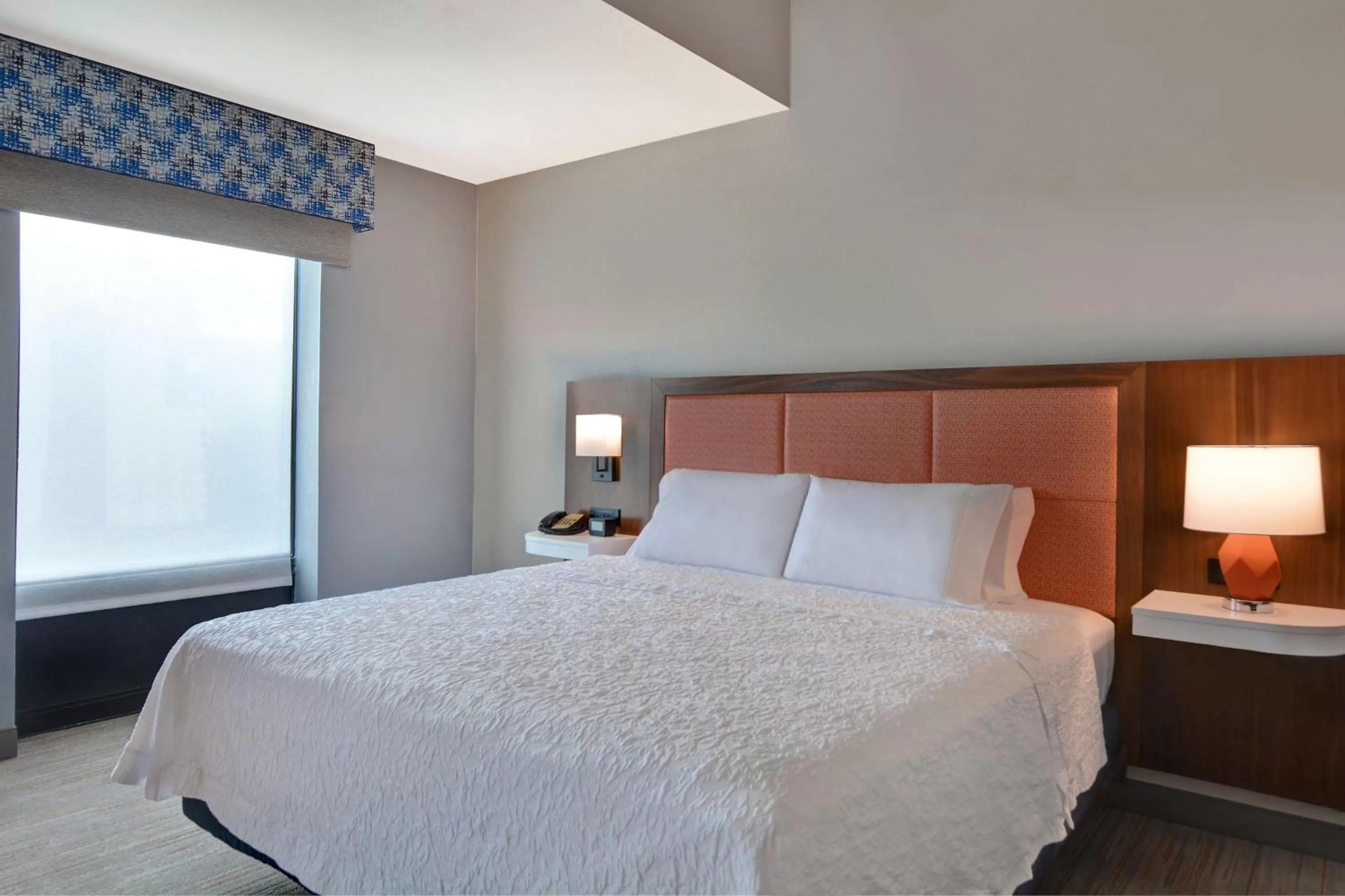 Bed in Hampton Inn & Suites Clearwater St Petersburg Ulmerton Road FL