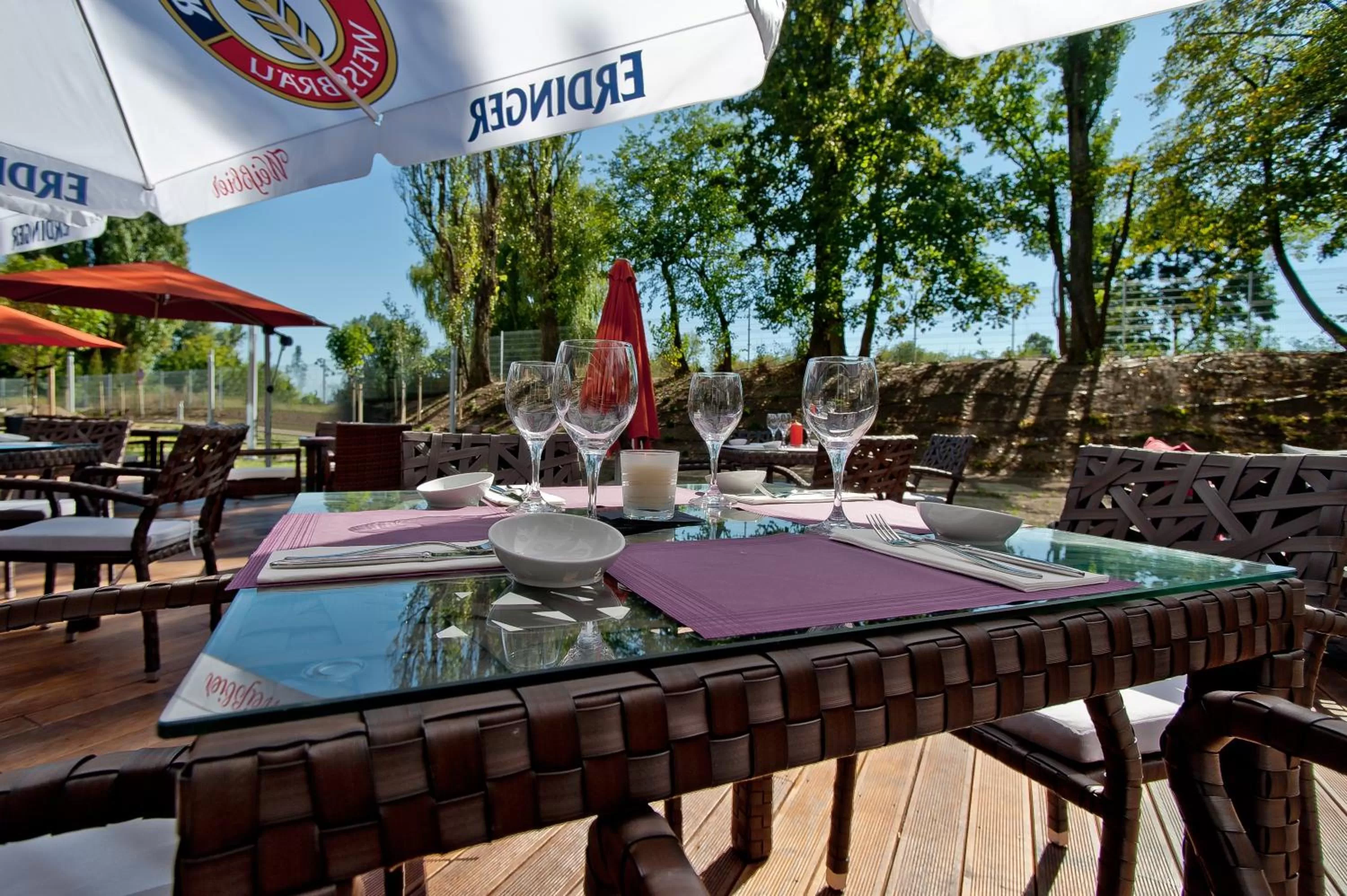 Restaurant/places to eat in Hotel Forza