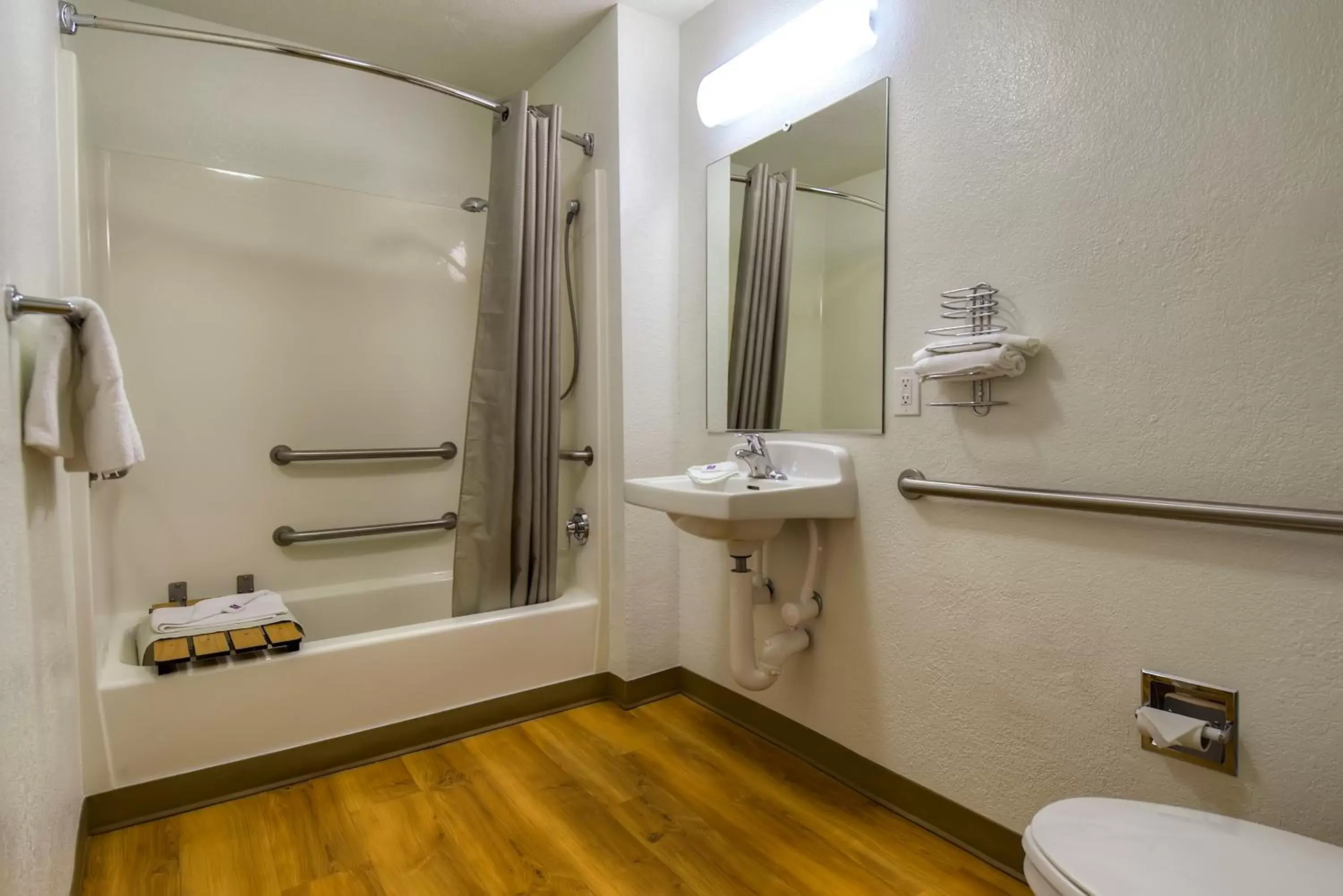Shower, Bathroom in Motel 6-Arcadia, CA - Los Angeles - Pasadena Area