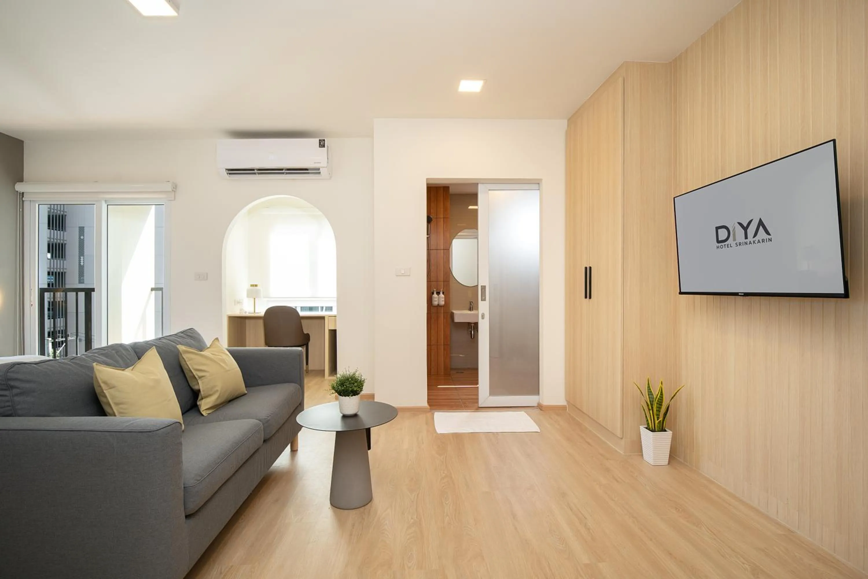 TV and multimedia in Diya Hotel Bangkok