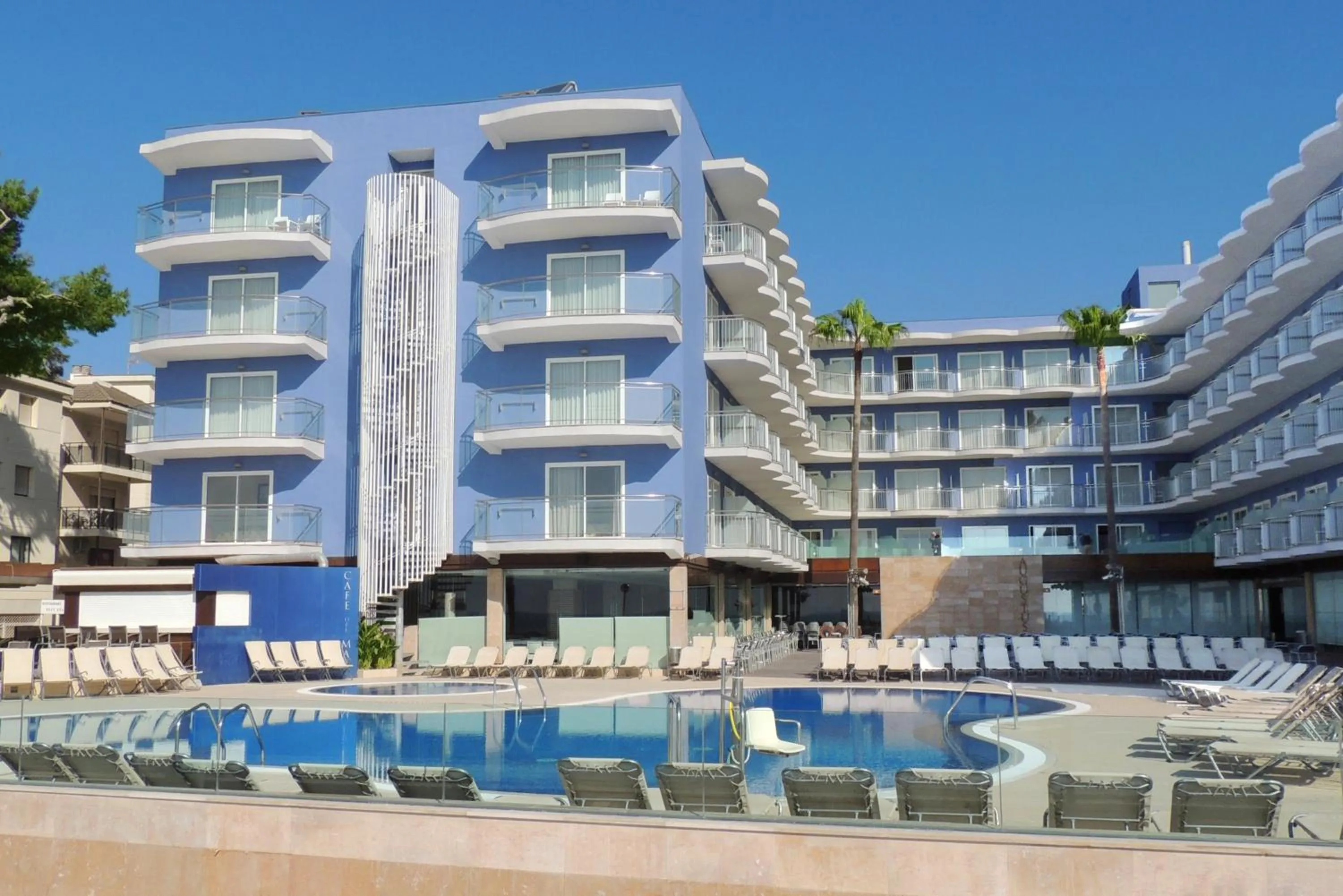 Property building in Hotel Augustus