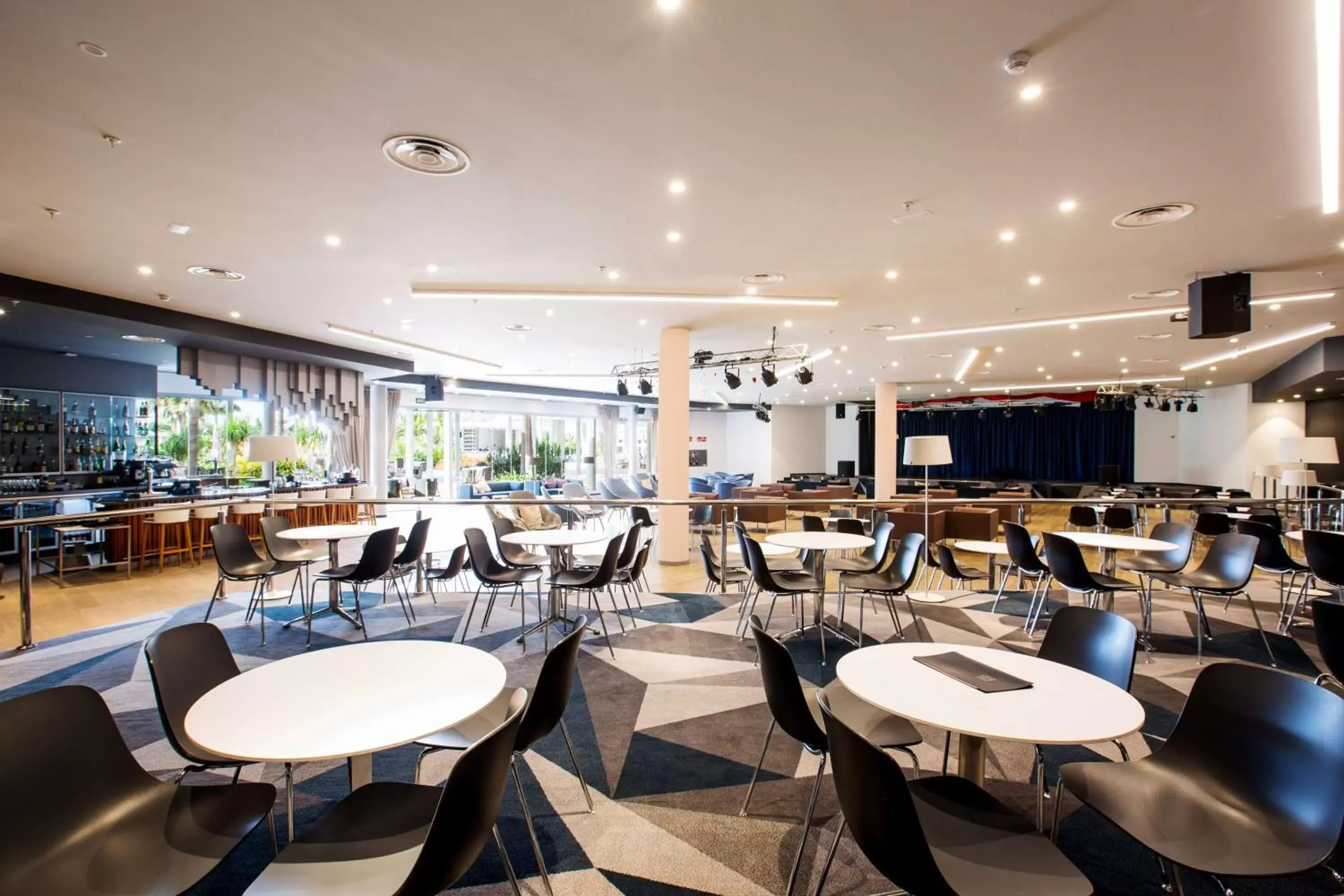 Lounge or bar, Restaurant/Places to Eat in Radisson Blu Resort & Spa, Gran Canaria Mogan