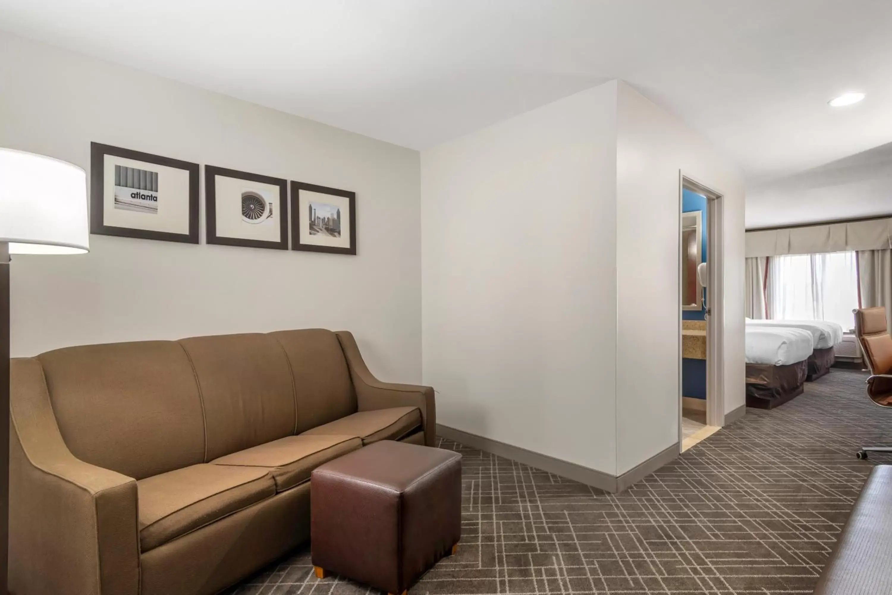 TV and multimedia, Seating Area in Comfort Suites Atlanta Airport