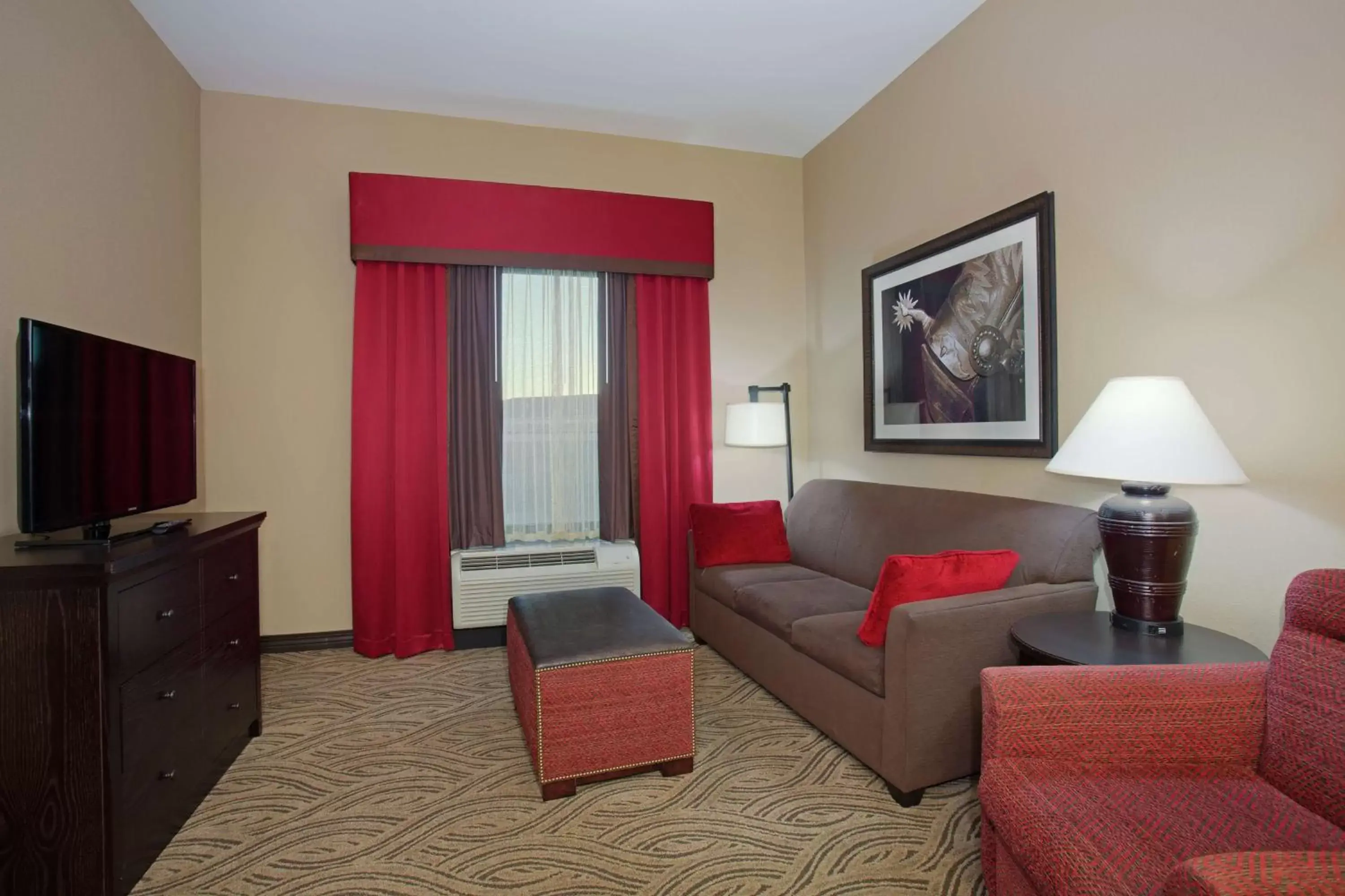 Bedroom, Seating Area in Hampton Inn & Suites I-35/Mulvane