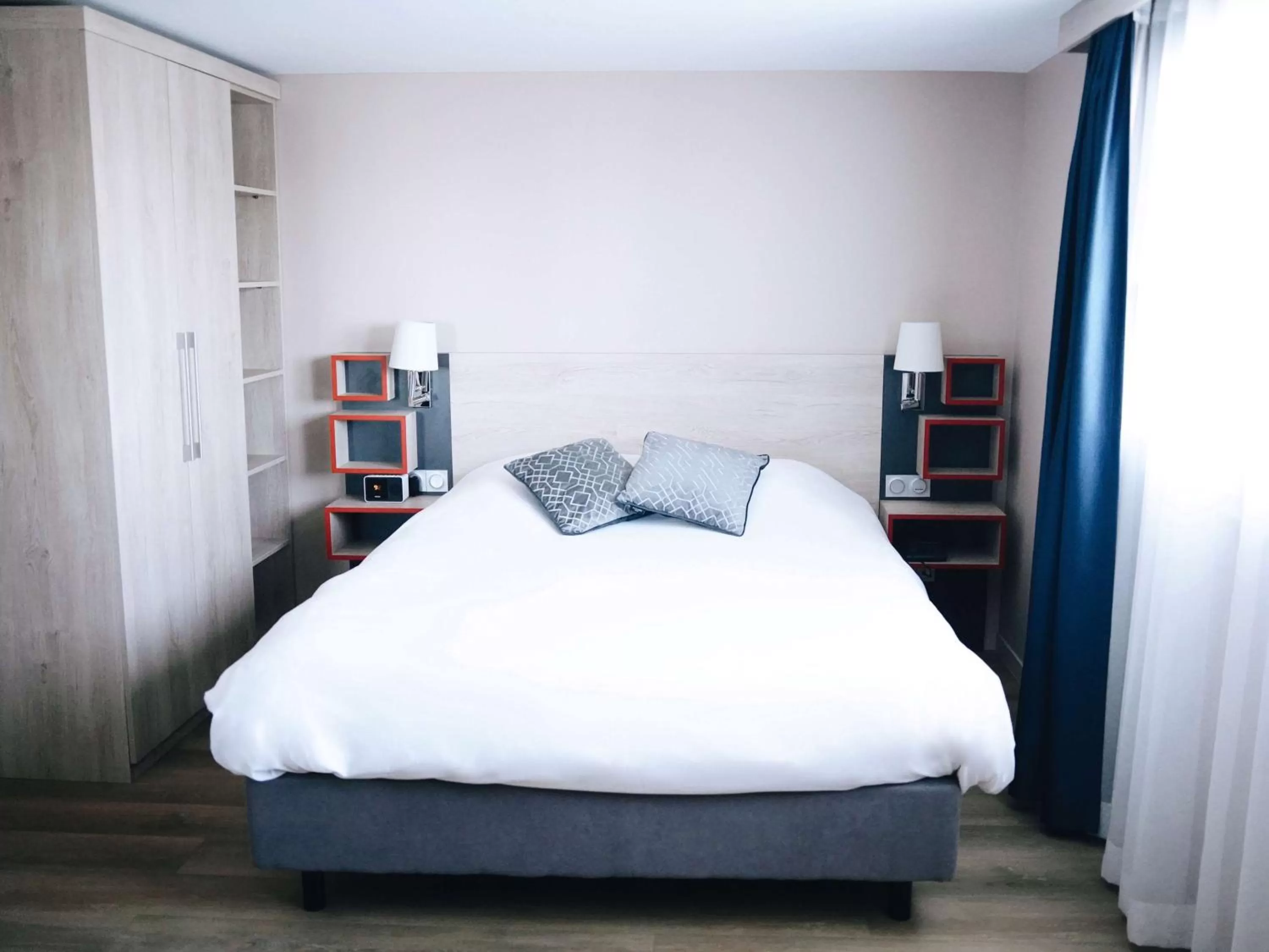 Superior Queen Room in Best Western Amarys Rambouillet