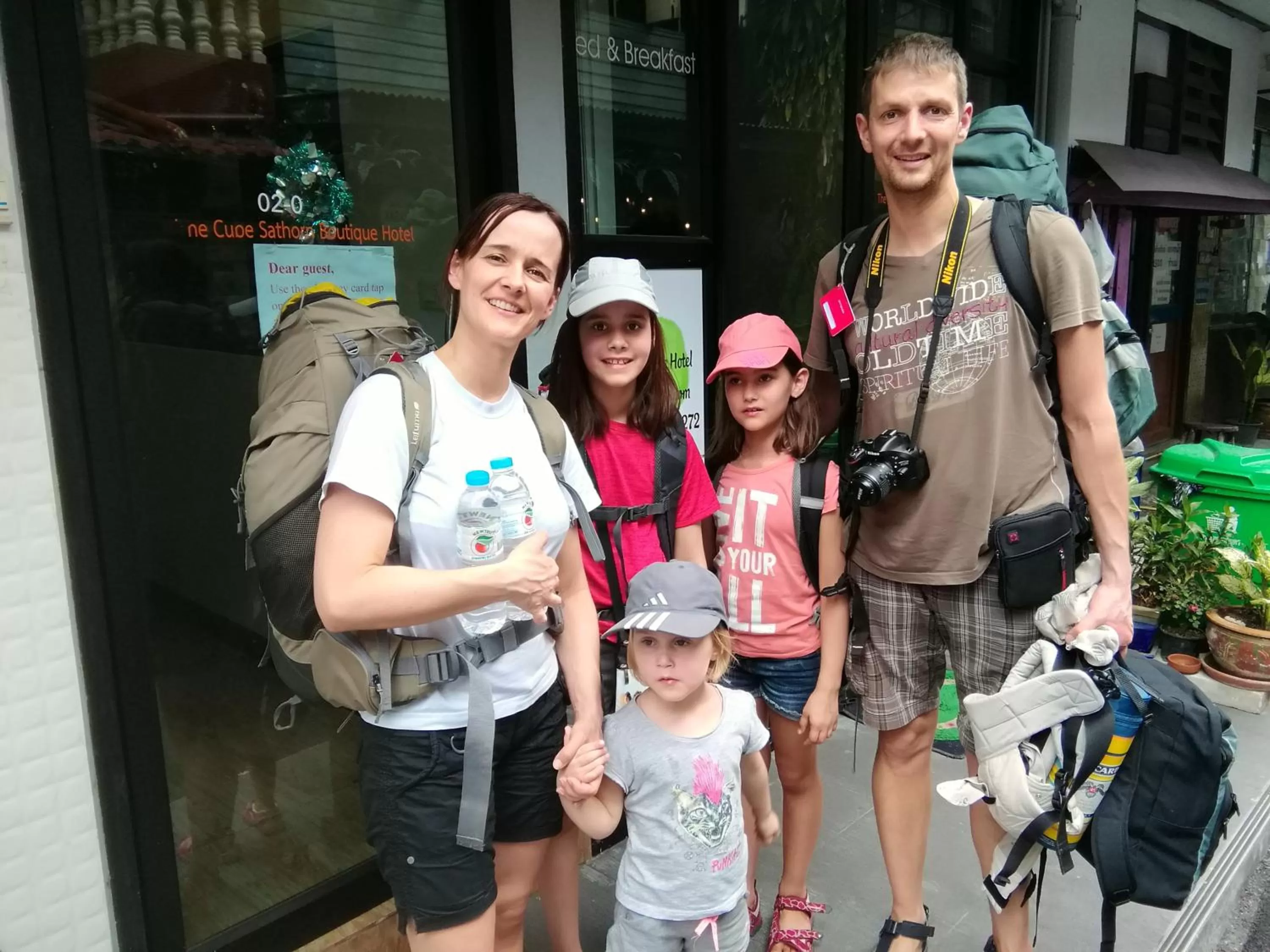 The Cube Sathorn Boutique Hotel เดอะ คิวบ์ สาทร บูติค โฮเทล Near BTS Surasak