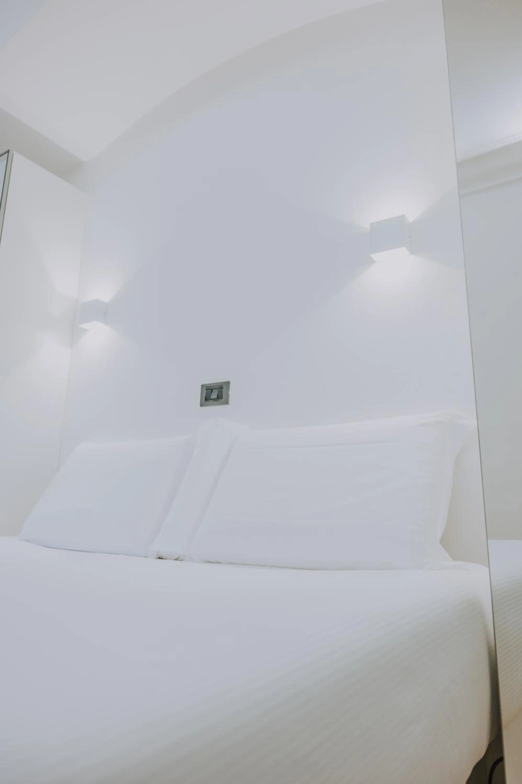 Bed in Albergo Delle Regioni, Barberini - Fontana di Trevi