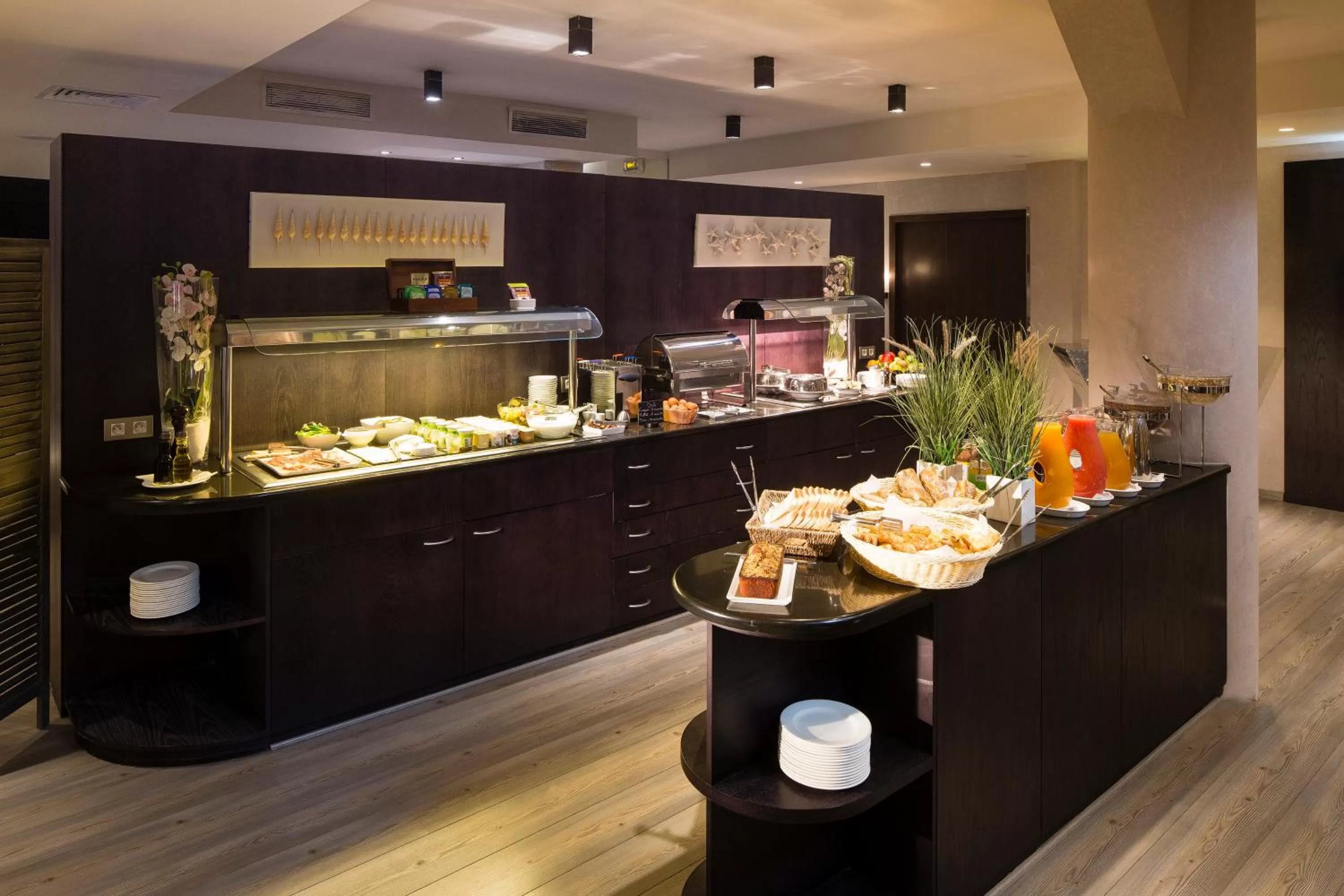 Food and drinks in Hôtel Le M