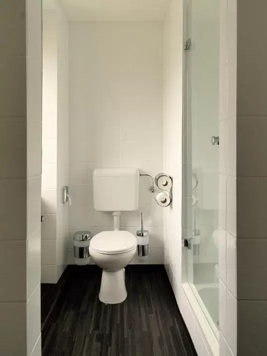 Shower, Bathroom in Hotel Deutschherrenhof