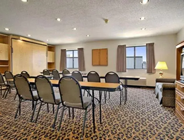 Meeting/conference room in Baymont by Wyndham LeMars