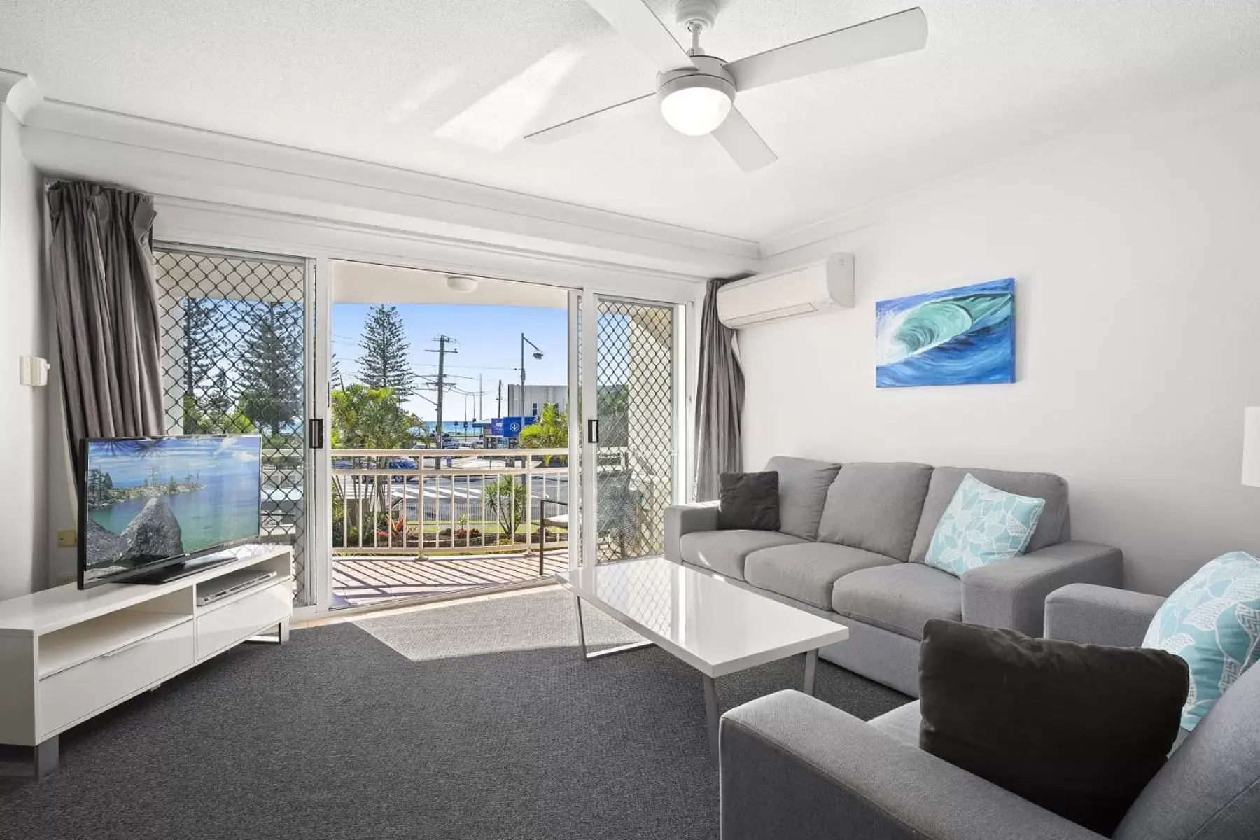 Living room, Seating Area in Kirra Palms Holiday Apartments