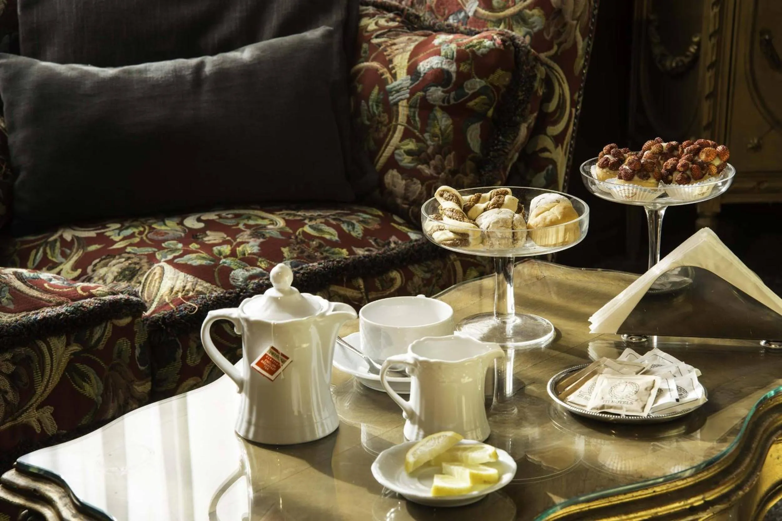 Food and drinks in Colonna Palace Hotel