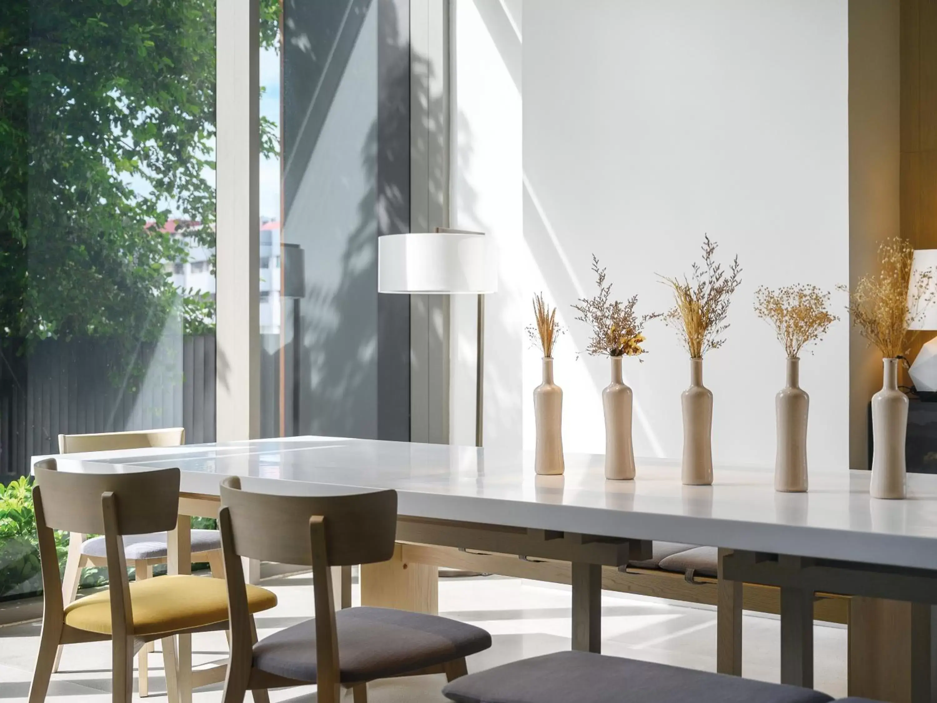 Lounge or bar in Oakwood Suites Bangkok Lounge or bar in Oakwood Suites Bangkok