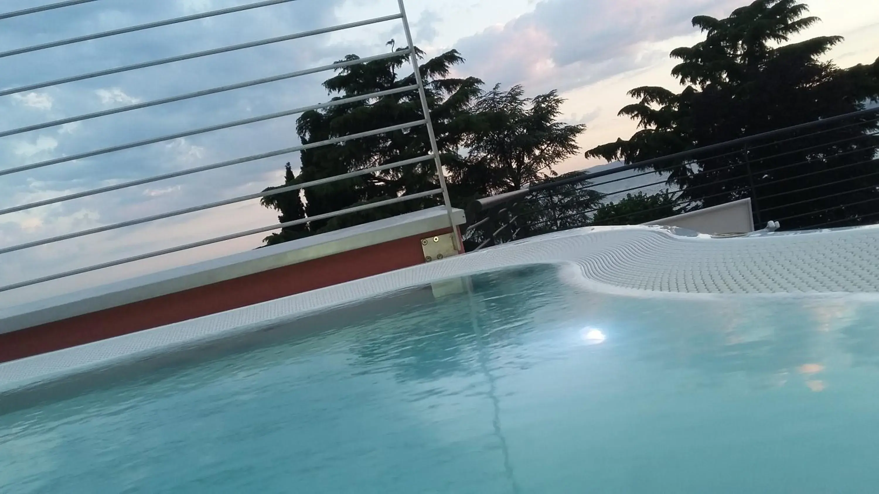 Hot Tub, Swimming Pool in Hotel Europa