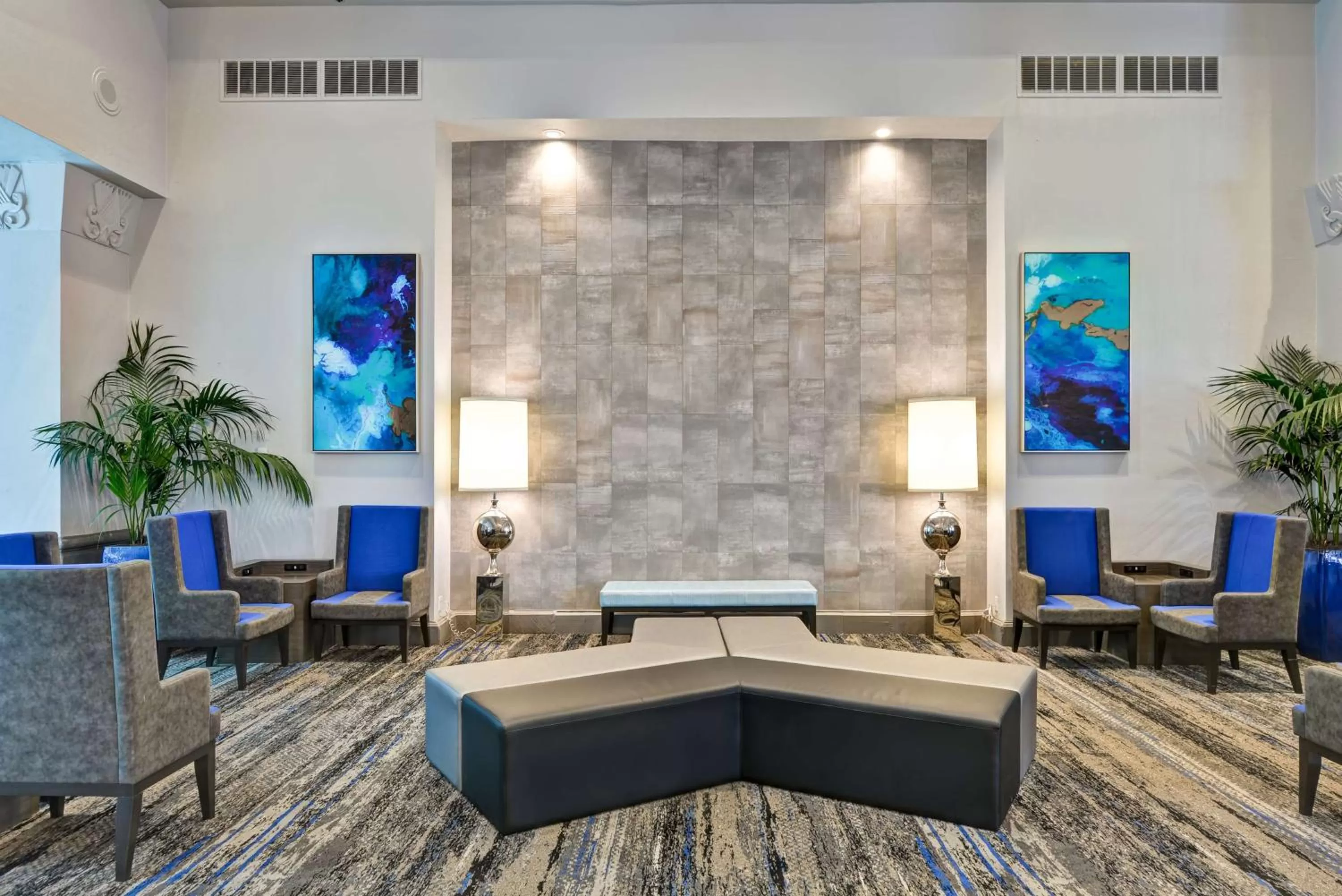 Lobby or reception in Embassy Suites by Hilton Miami International Airport