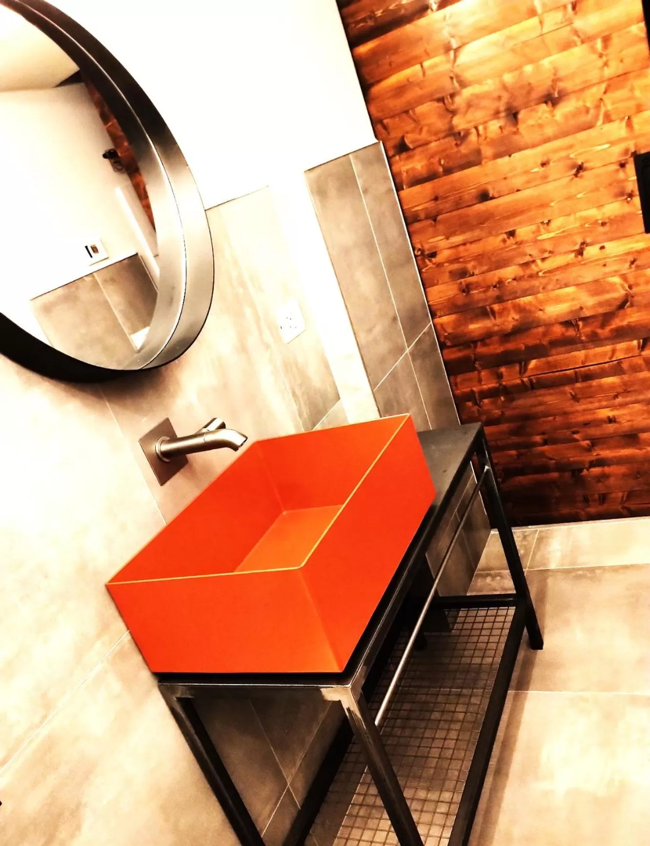 Bathroom in GARAGE47 Storica Officina Meccanica LOFT B&B iN PIENZA